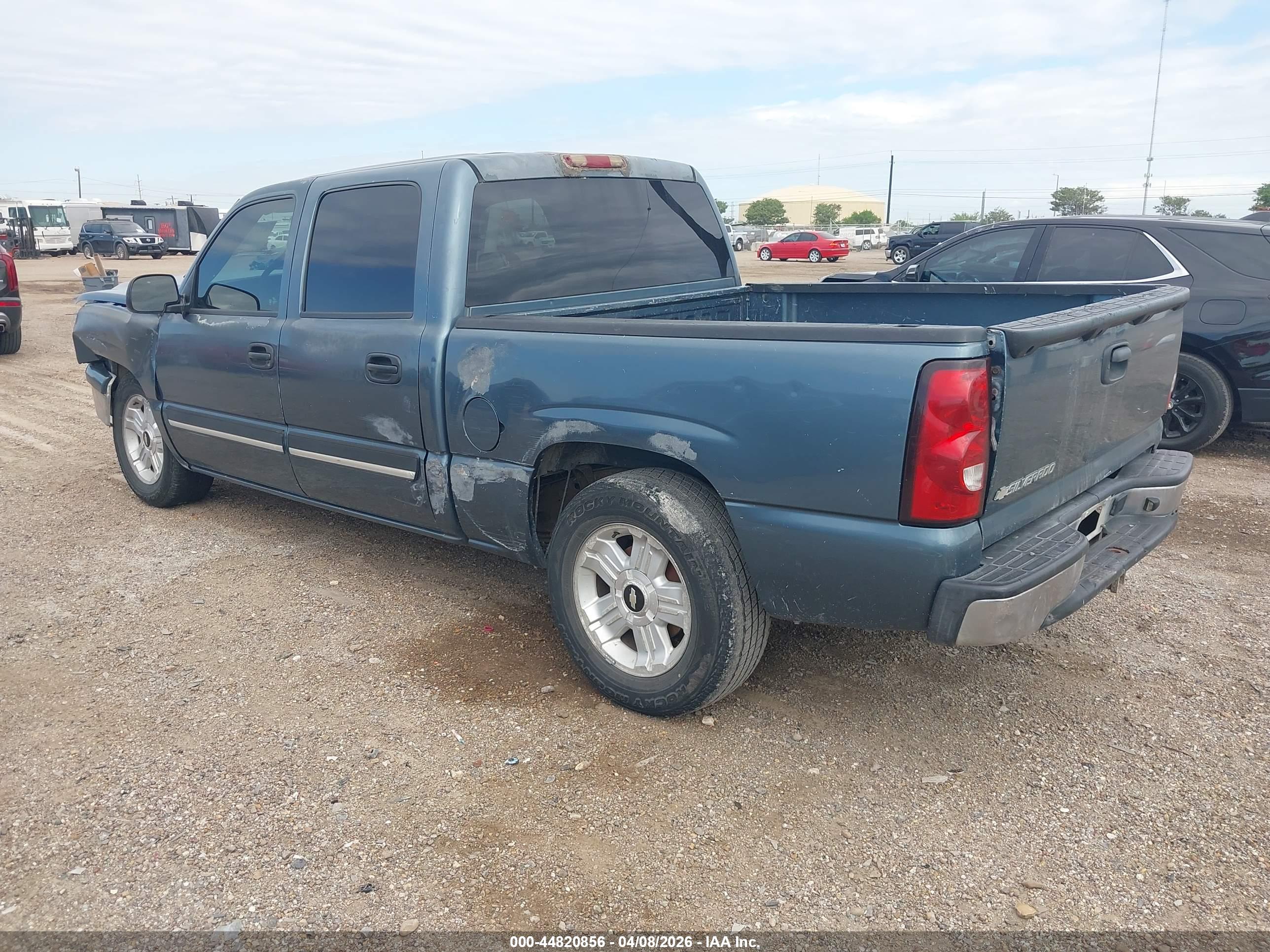 CHEVROLET SILVERADO image 3