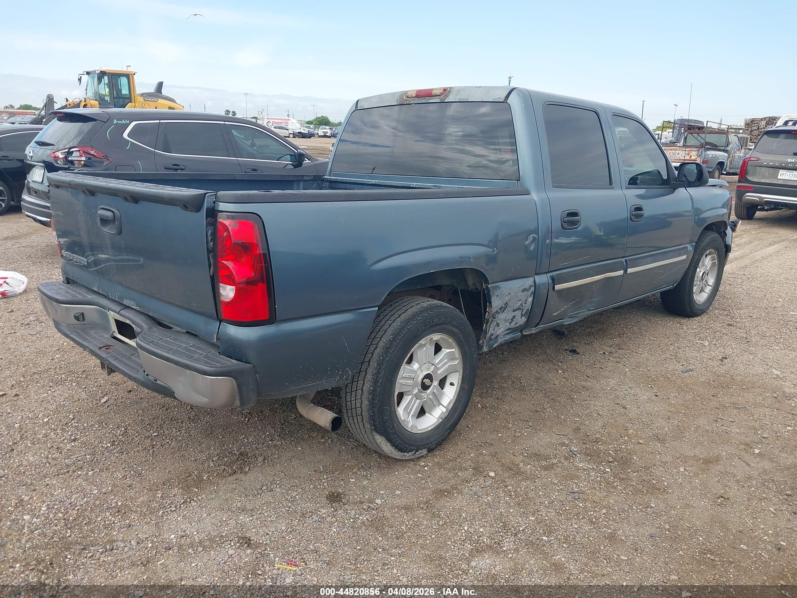 CHEVROLET SILVERADO image 4