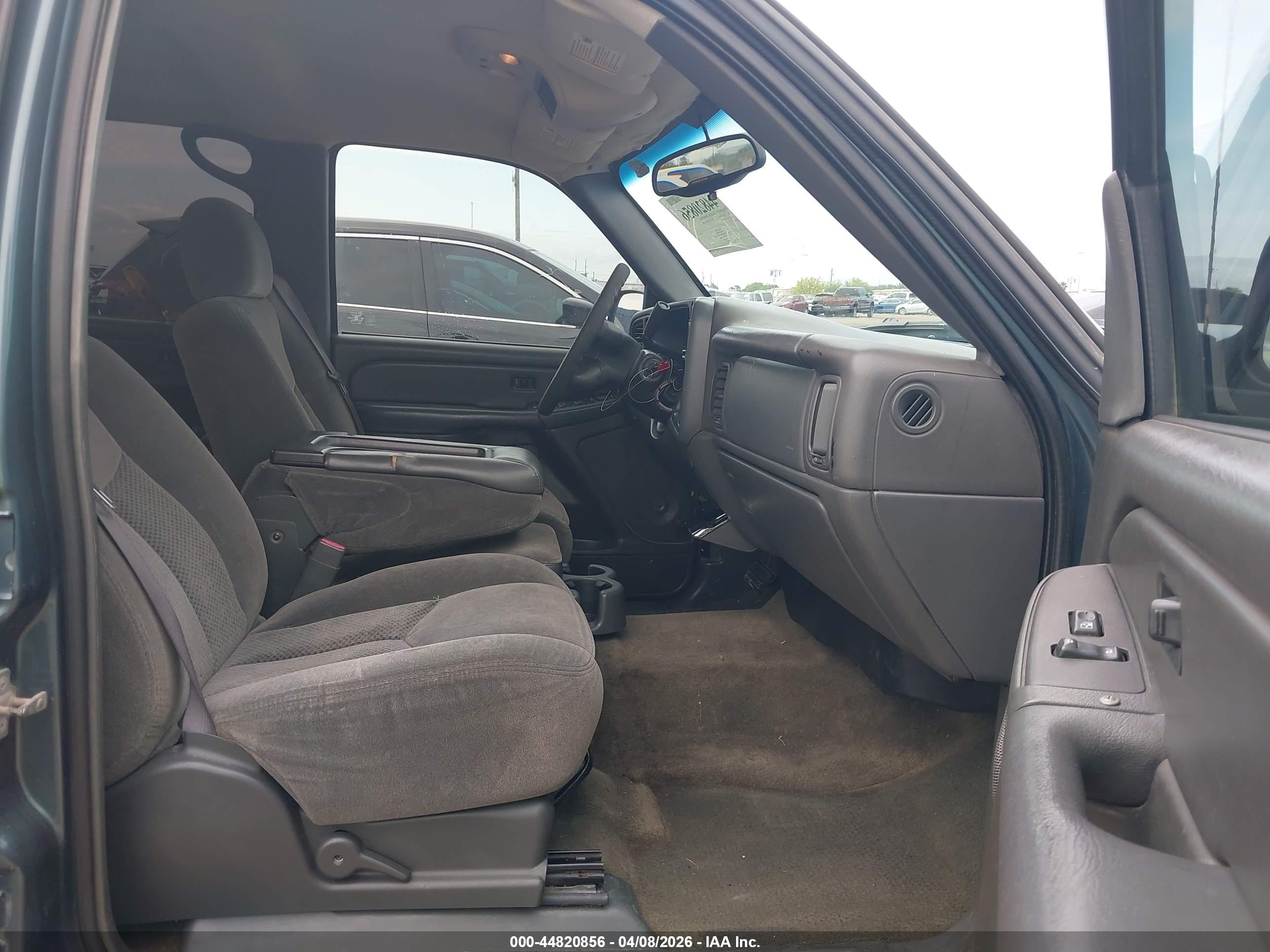 CHEVROLET SILVERADO image 5