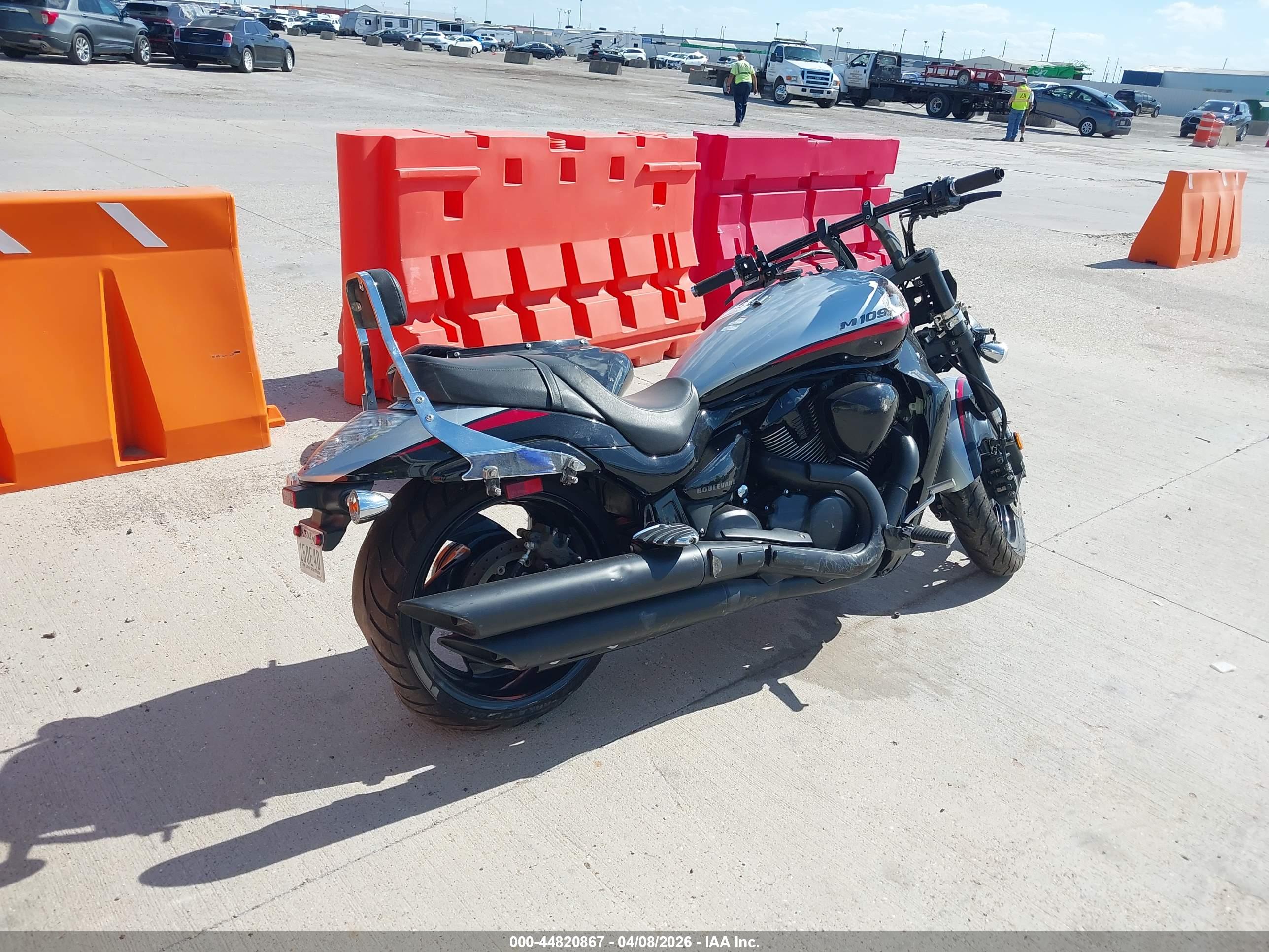 SUZUKI VZR1800 image 4