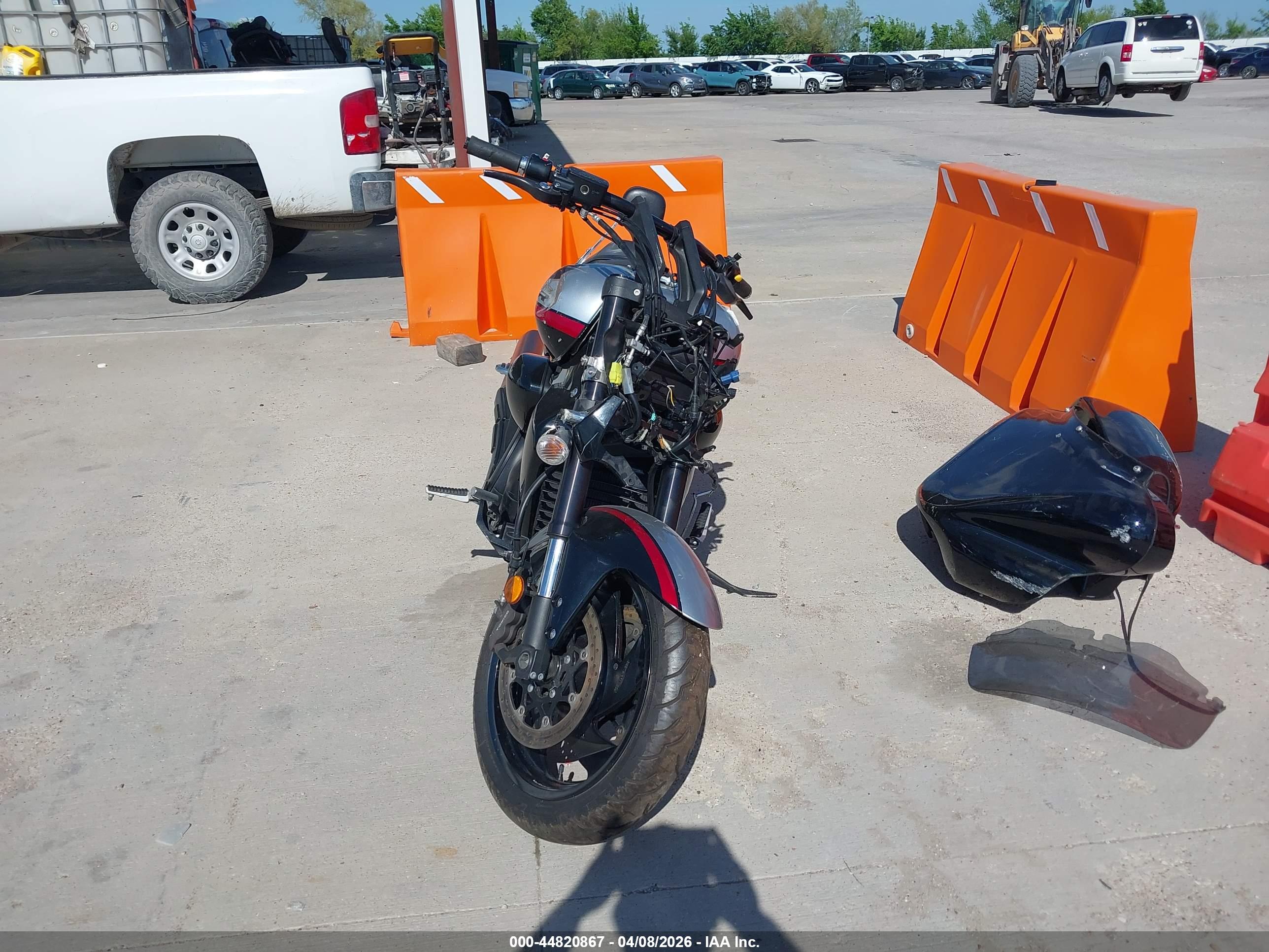 SUZUKI VZR1800 image 5