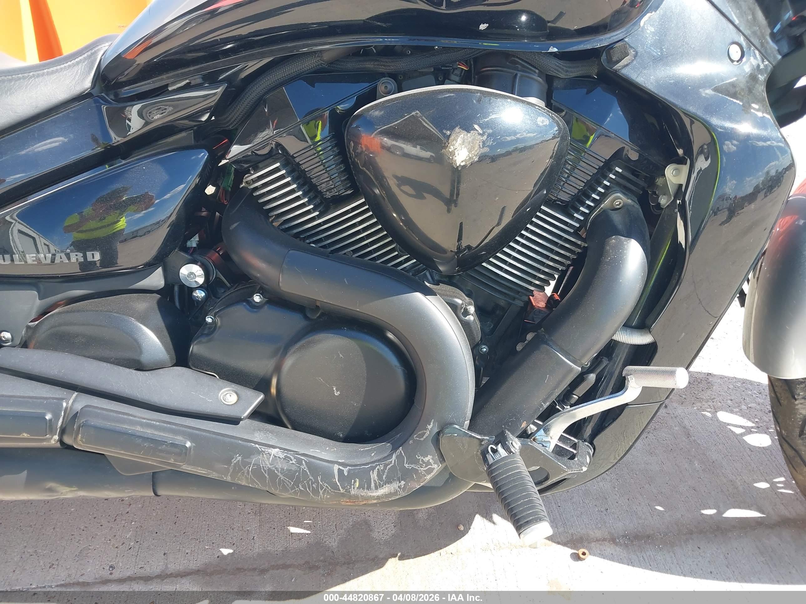 SUZUKI VZR1800 image 8