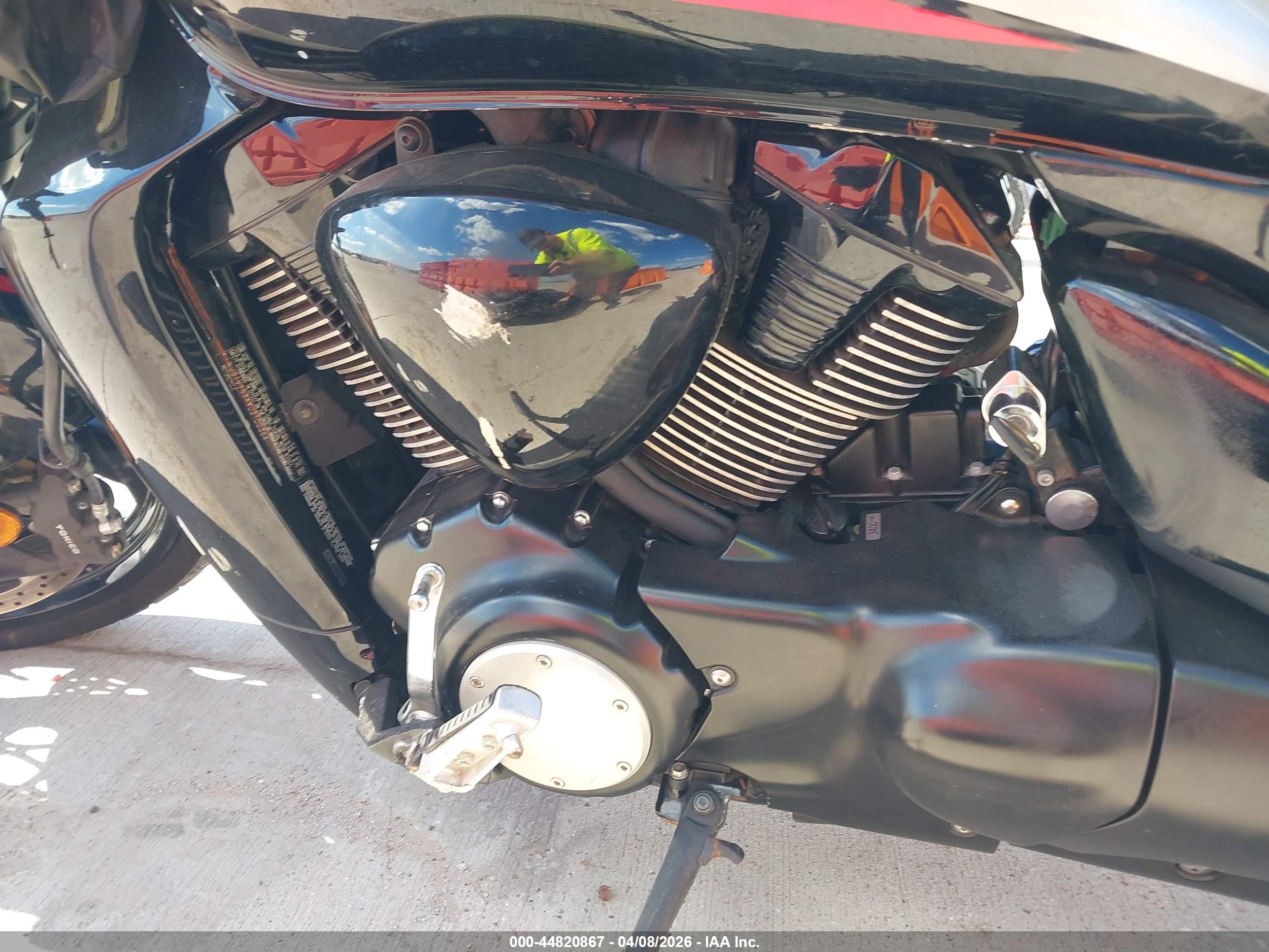 SUZUKI VZR1800 image 9