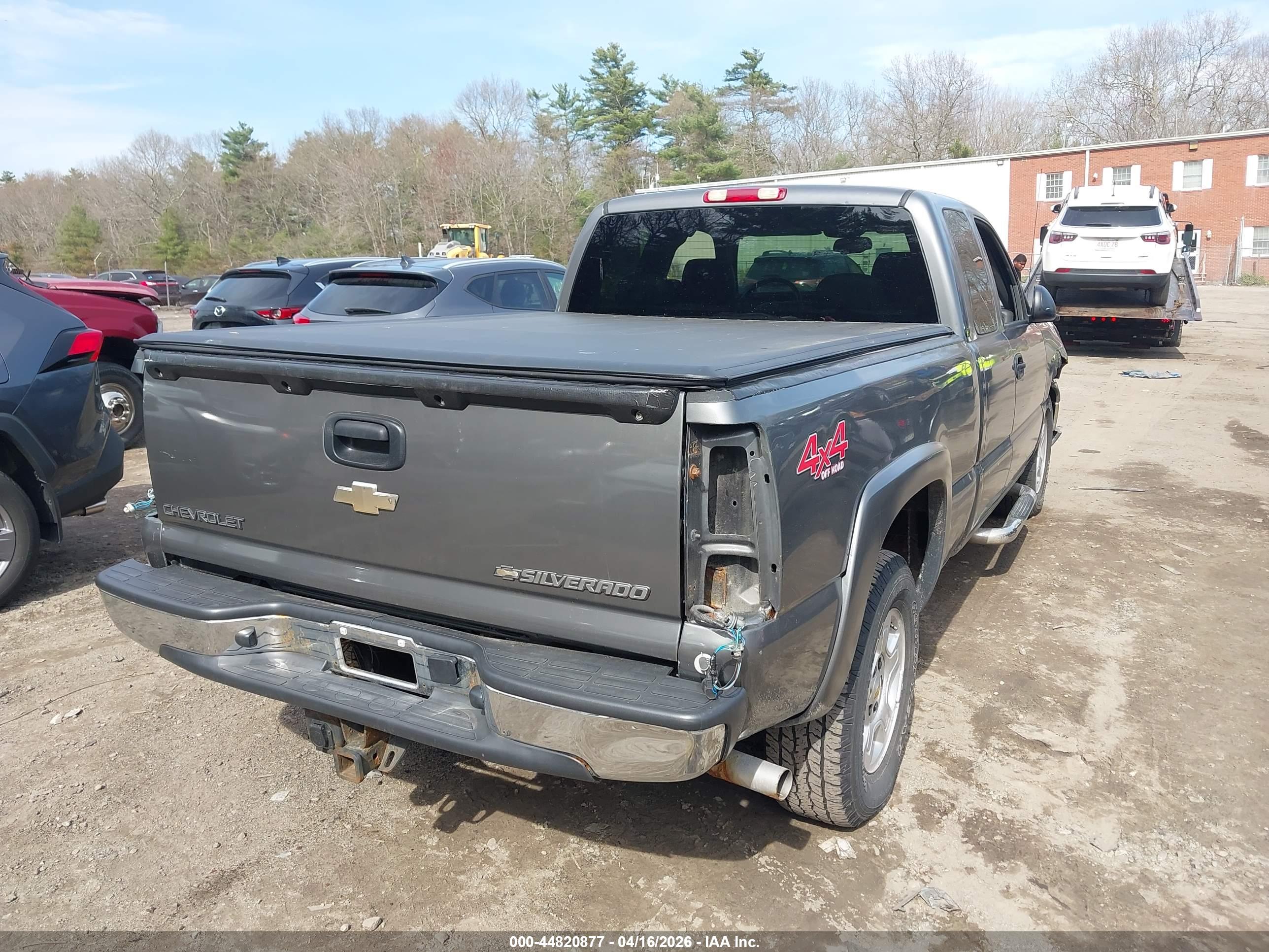CHEVROLET SILVERADO image 4