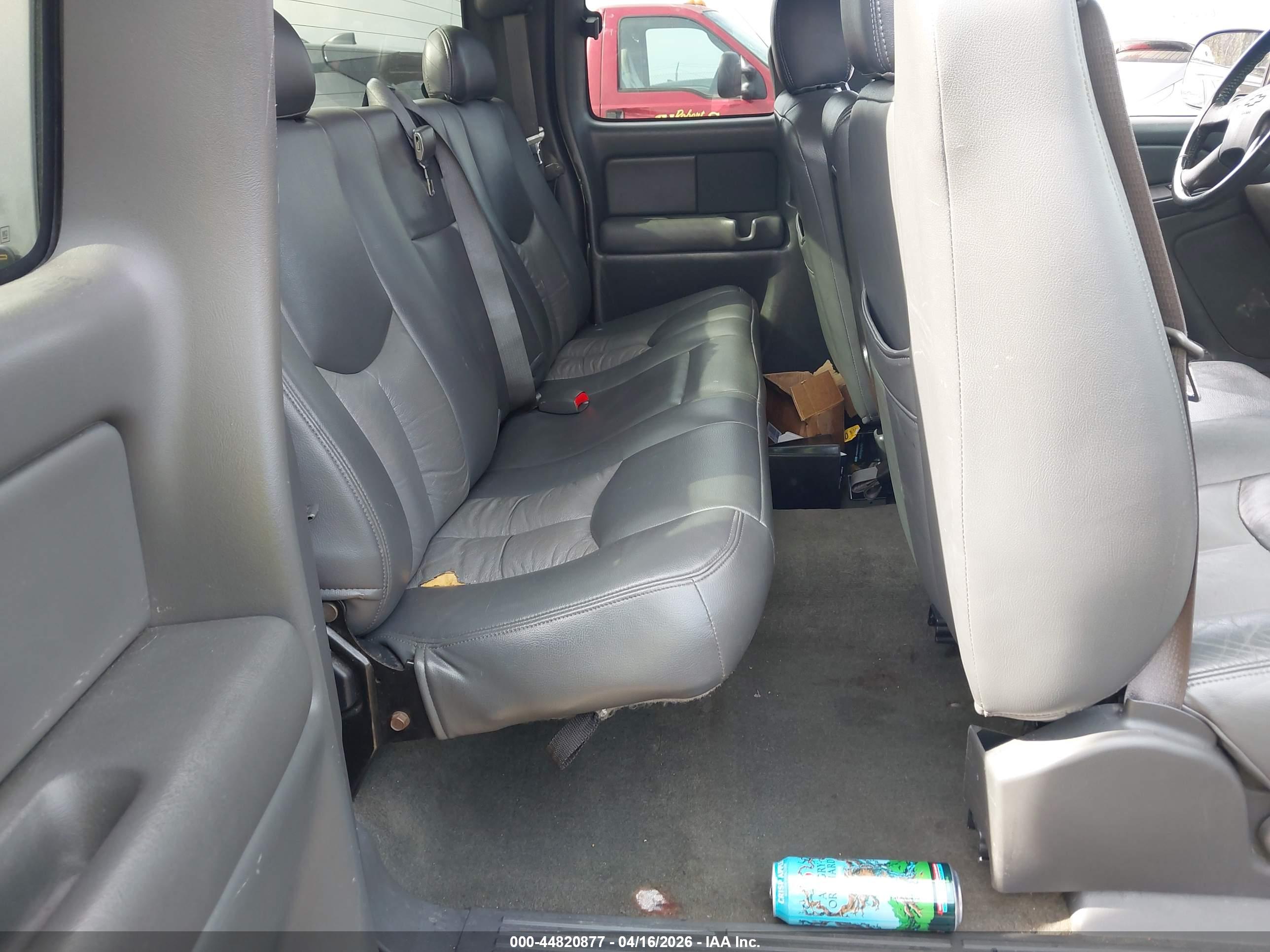 CHEVROLET SILVERADO image 8
