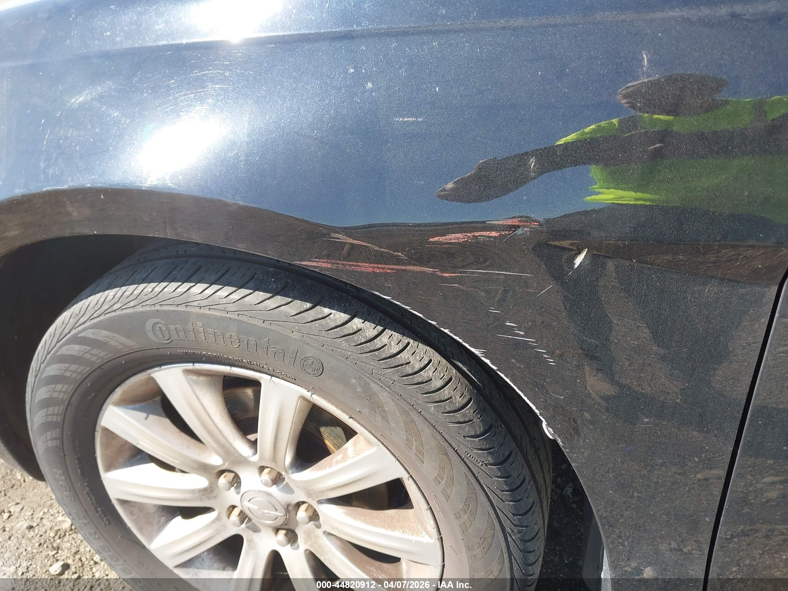 CHRYSLER 200 image 6