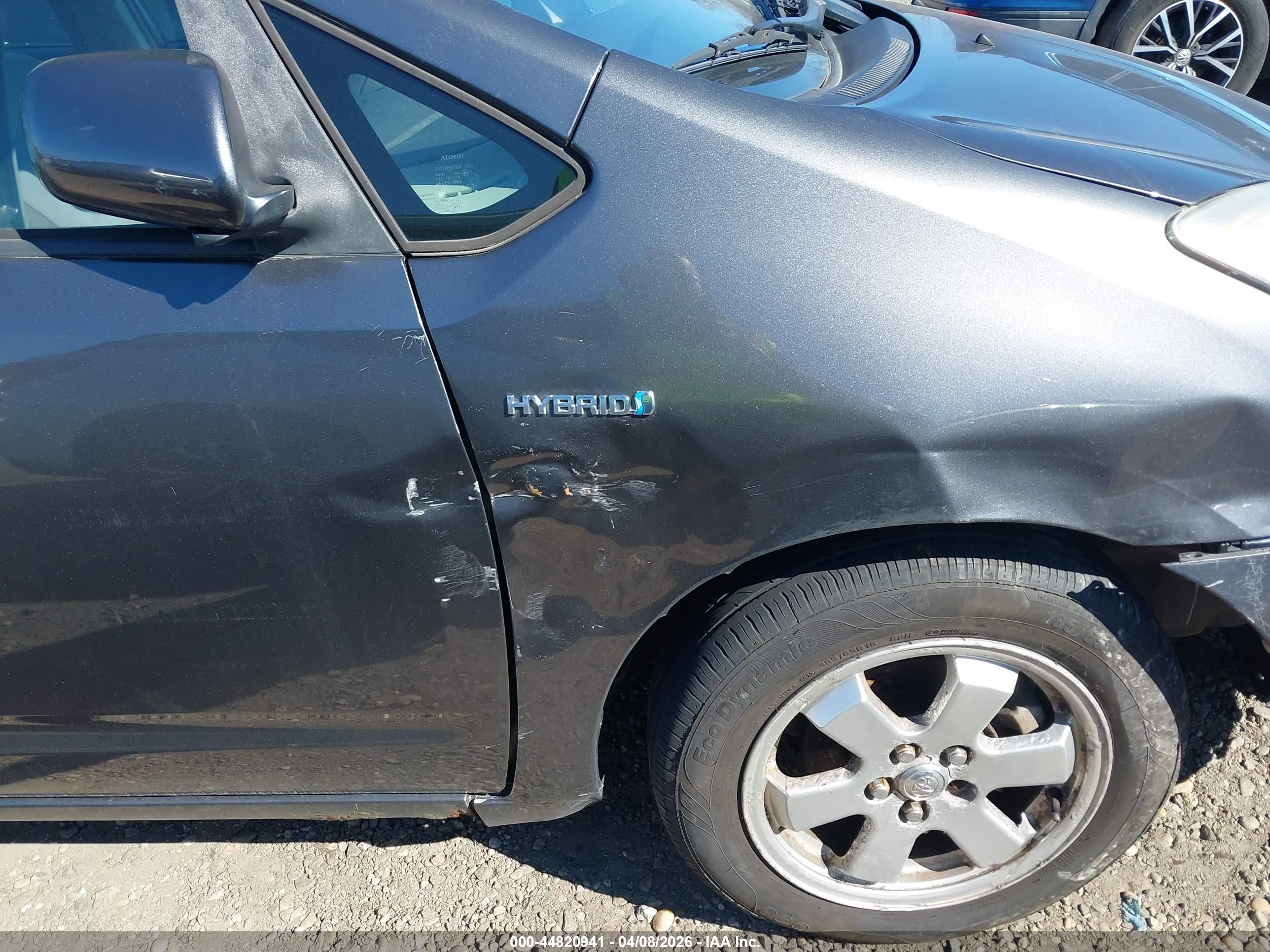 TOYOTA PRIUS image 6