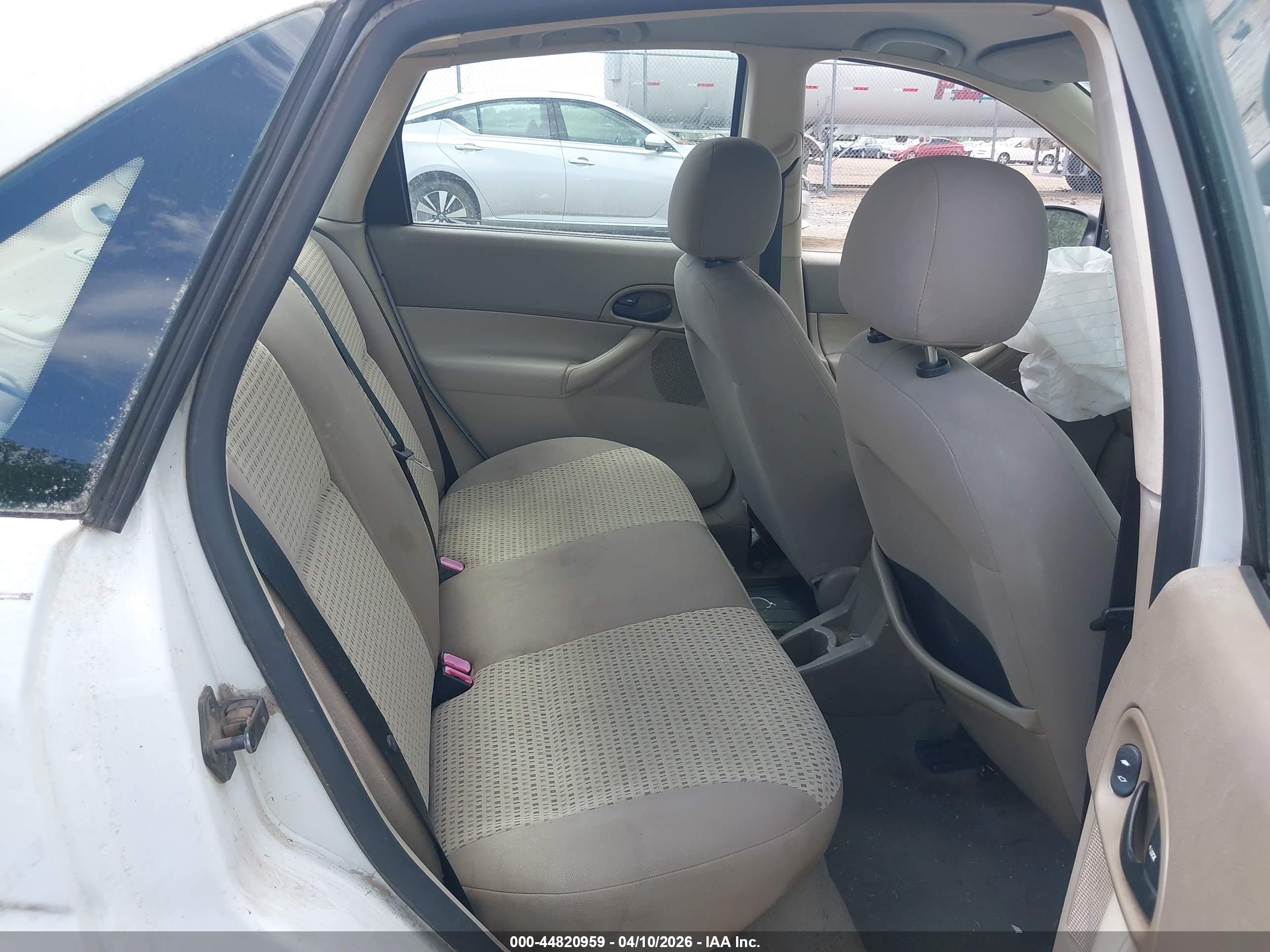 FORD FOCUS image 8