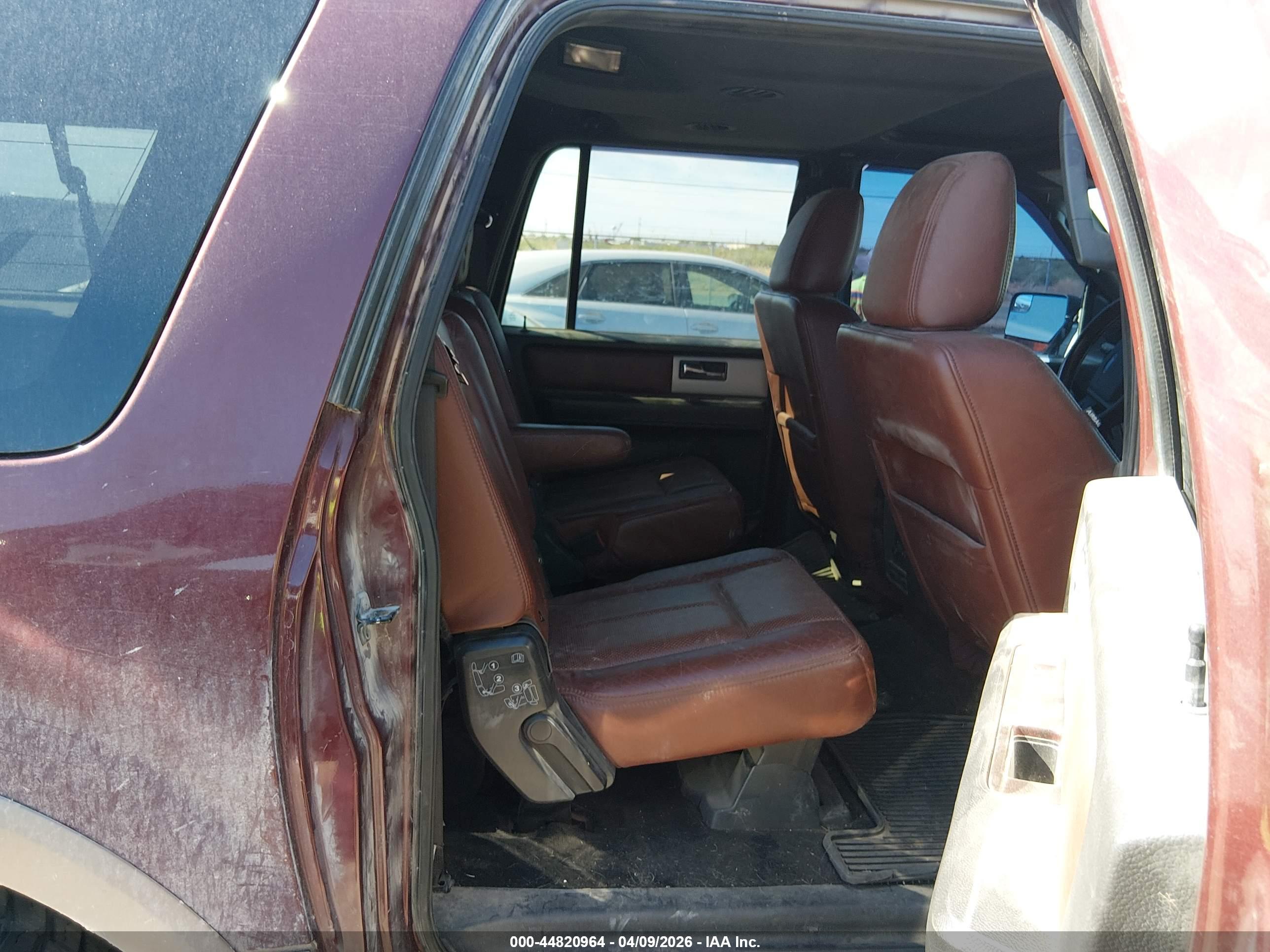 FORD EXPEDITION image 8