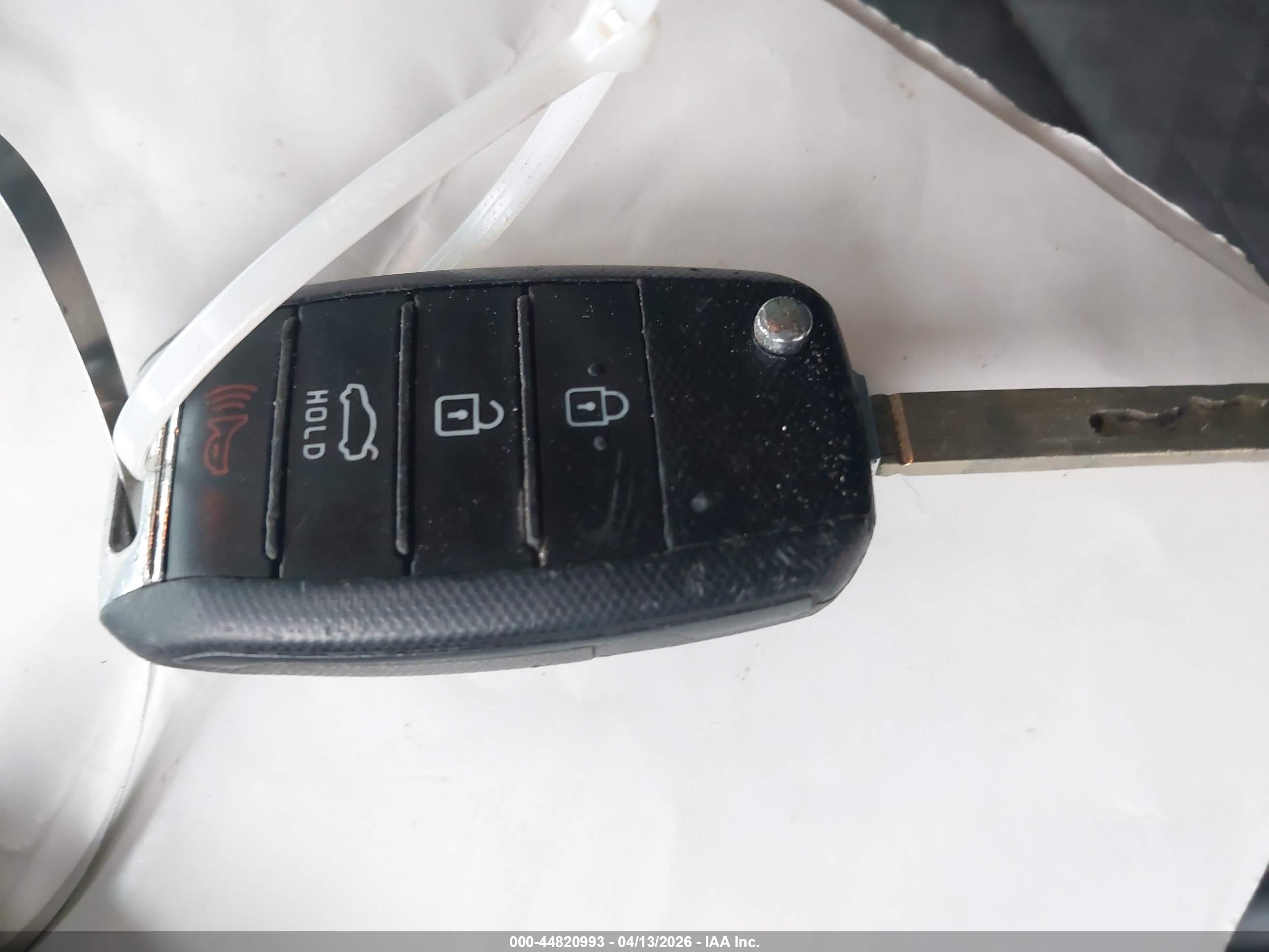 KIA RIO image 11