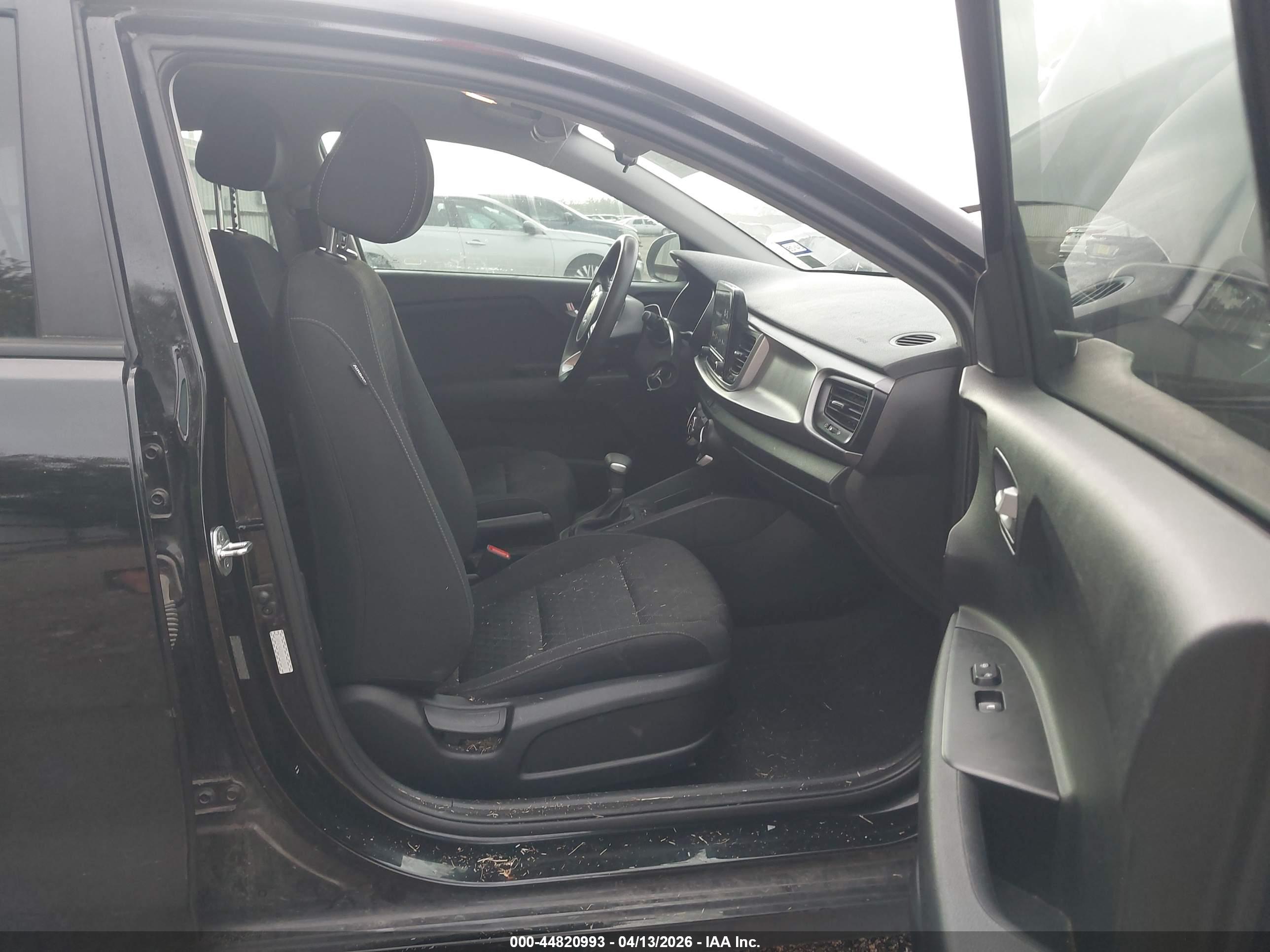KIA RIO image 5