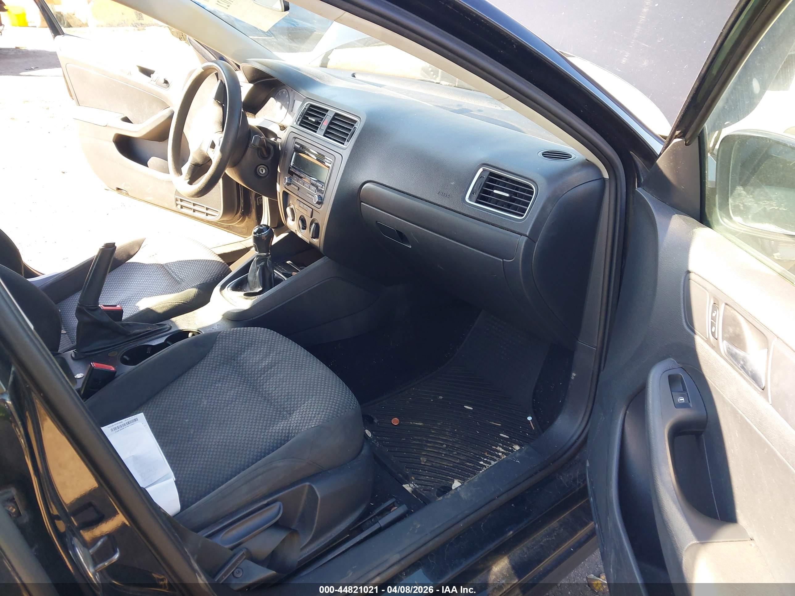 VOLKSWAGEN JETTA image 5