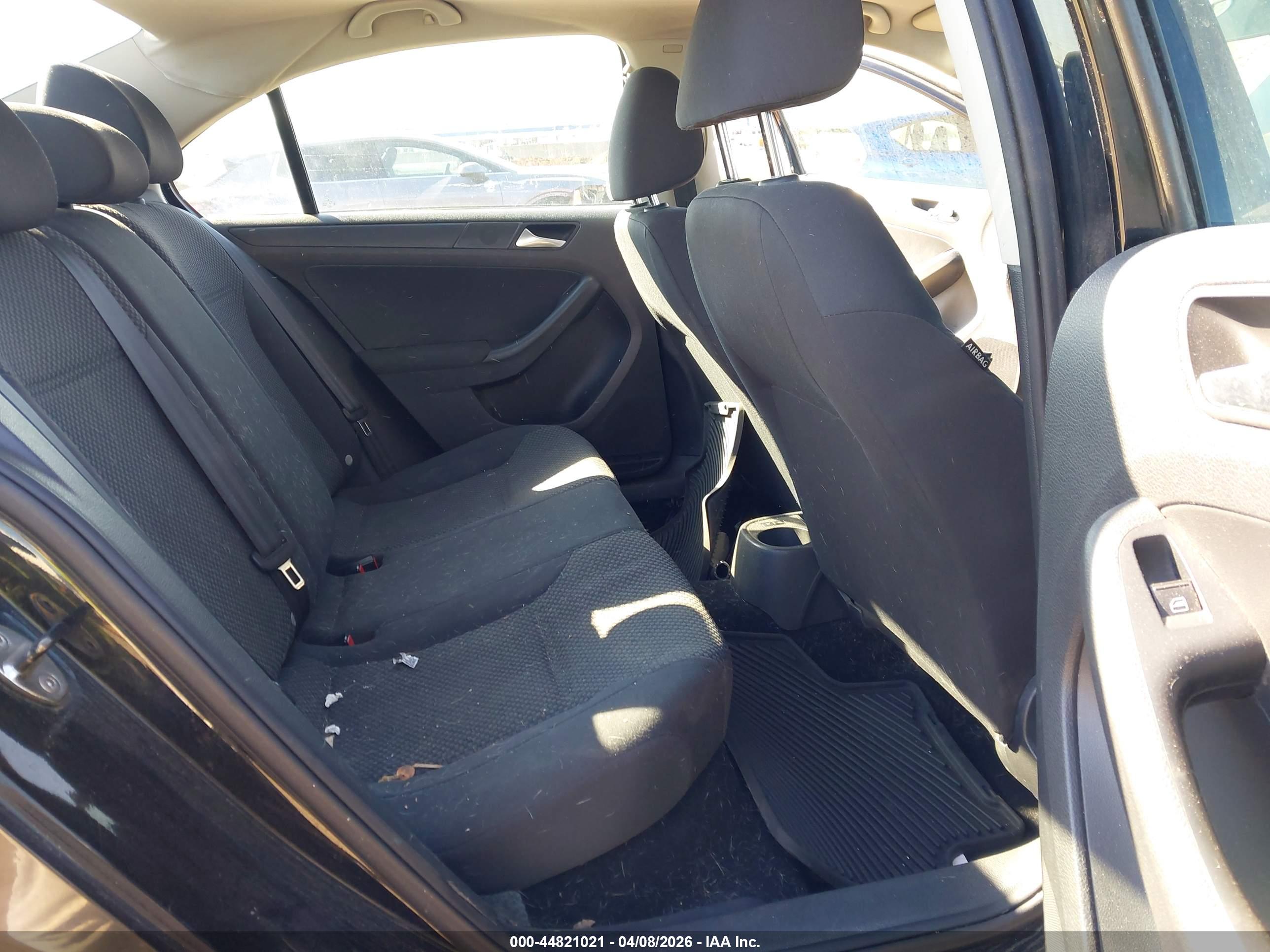 VOLKSWAGEN JETTA image 8