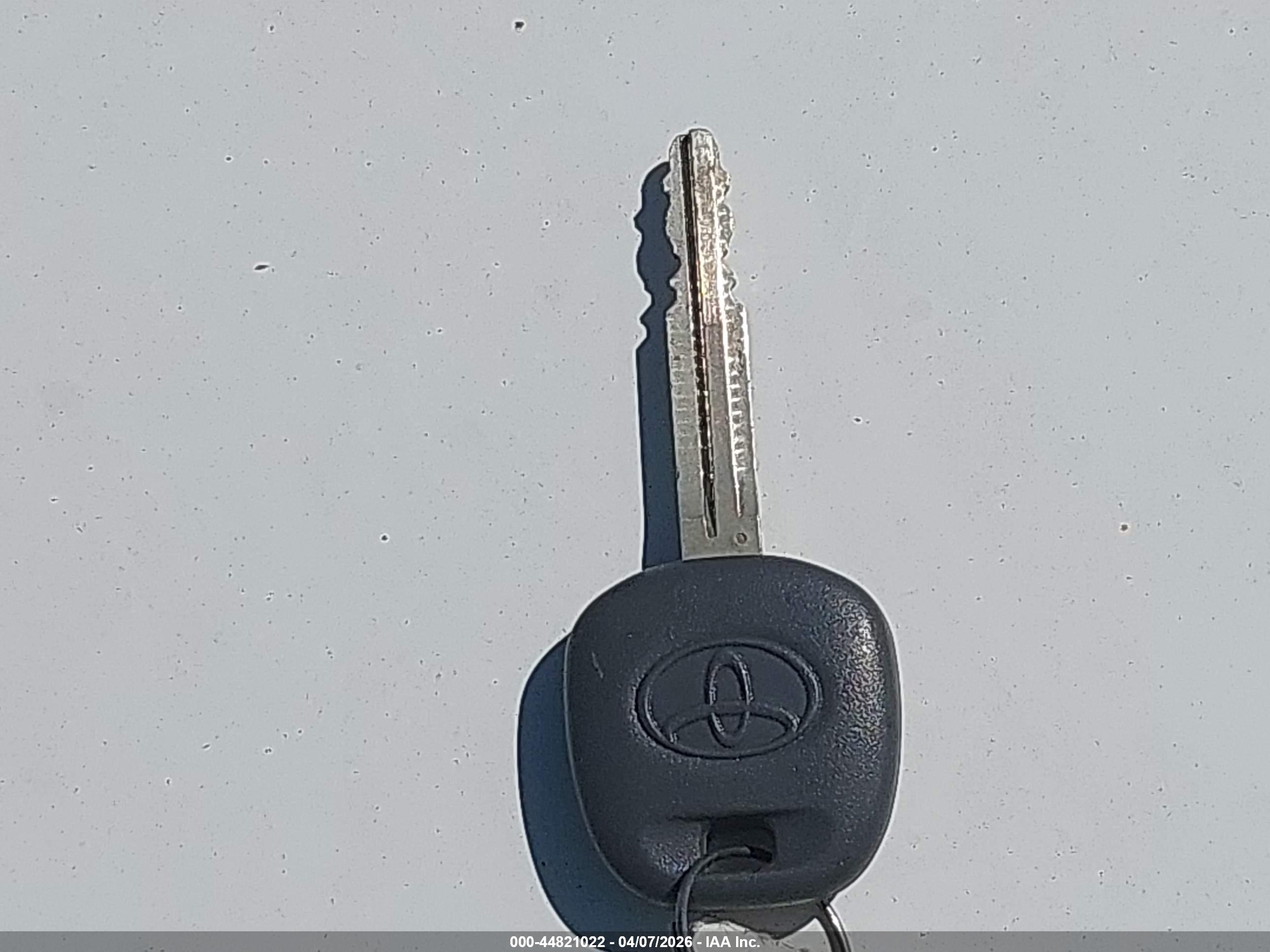 TOYOTA YARIS image 11