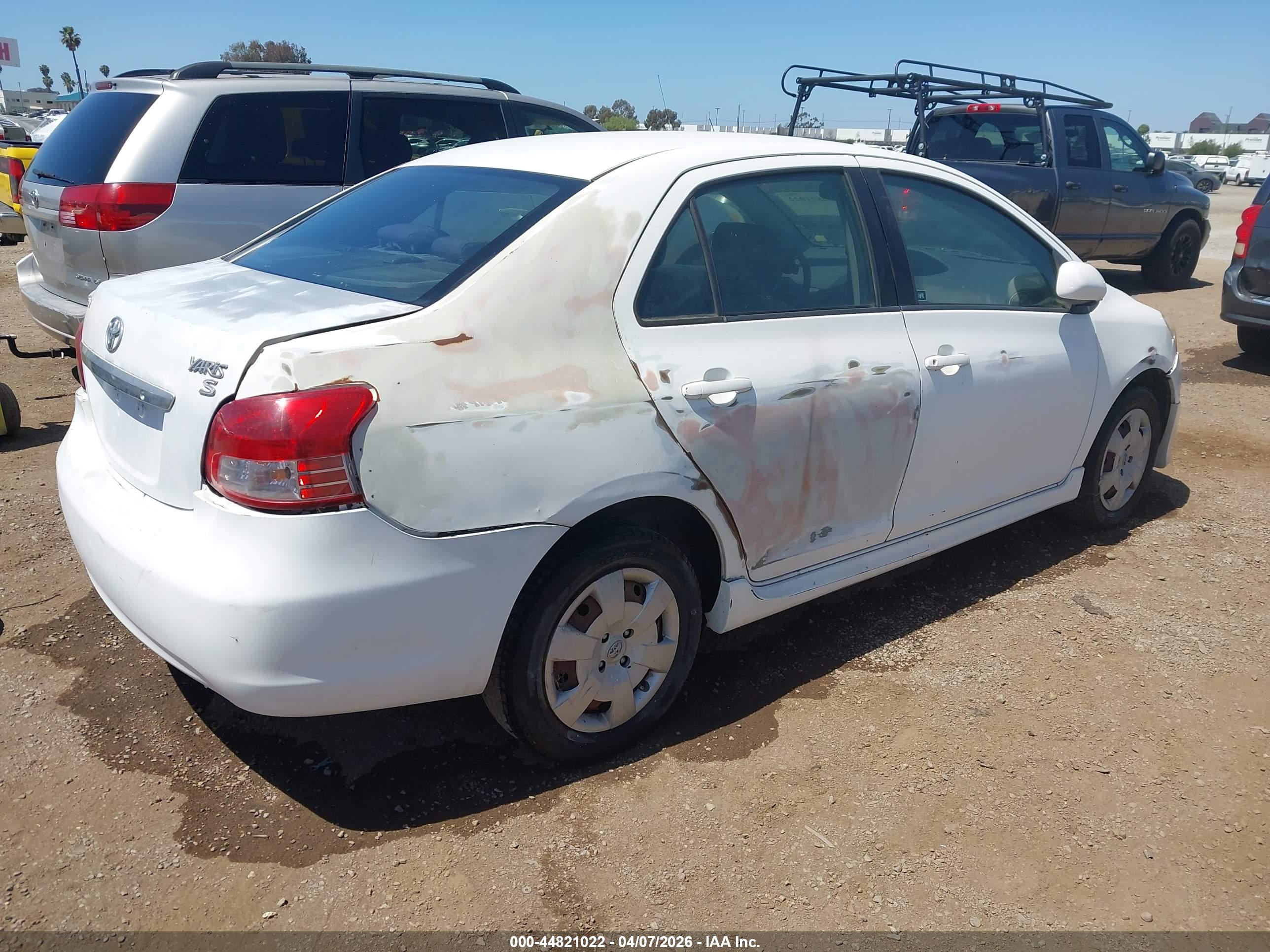 TOYOTA YARIS image 4