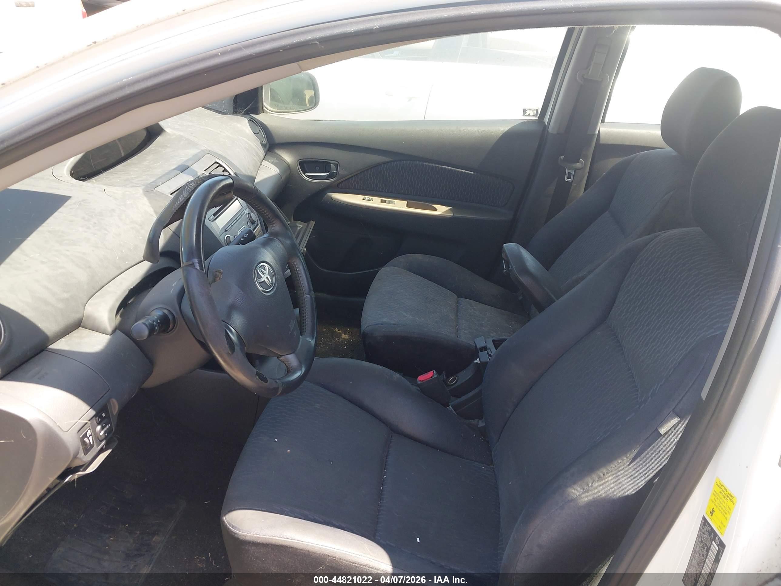 TOYOTA YARIS image 5