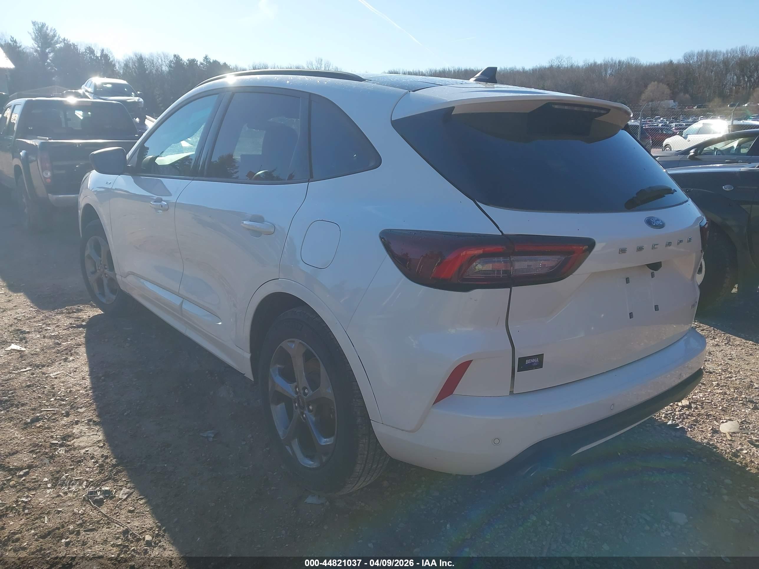 FORD ESCAPE image 3
