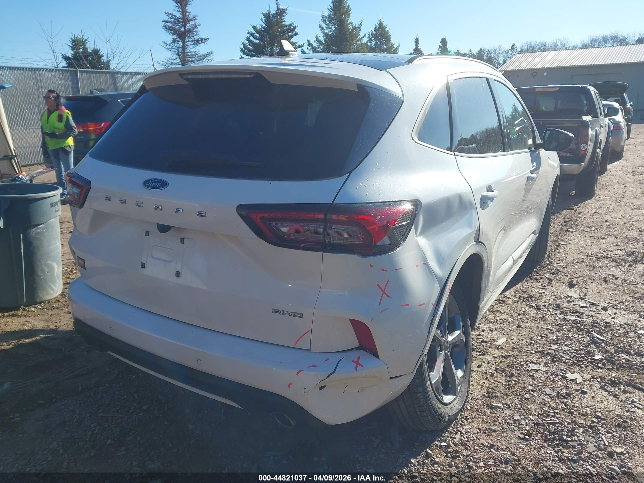 FORD ESCAPE image 4