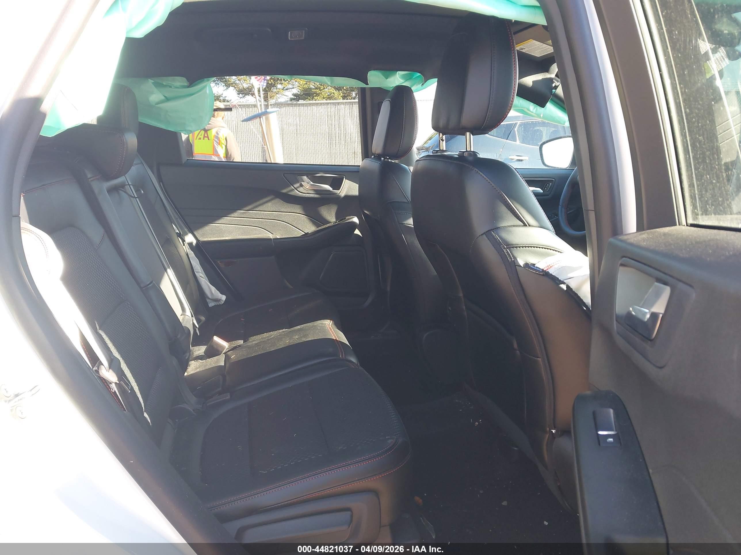 FORD ESCAPE image 8