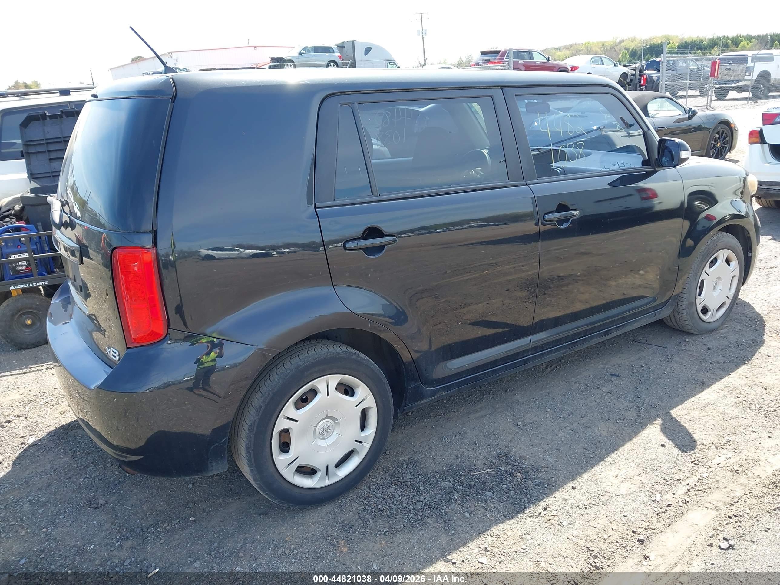 SCION XB image 4