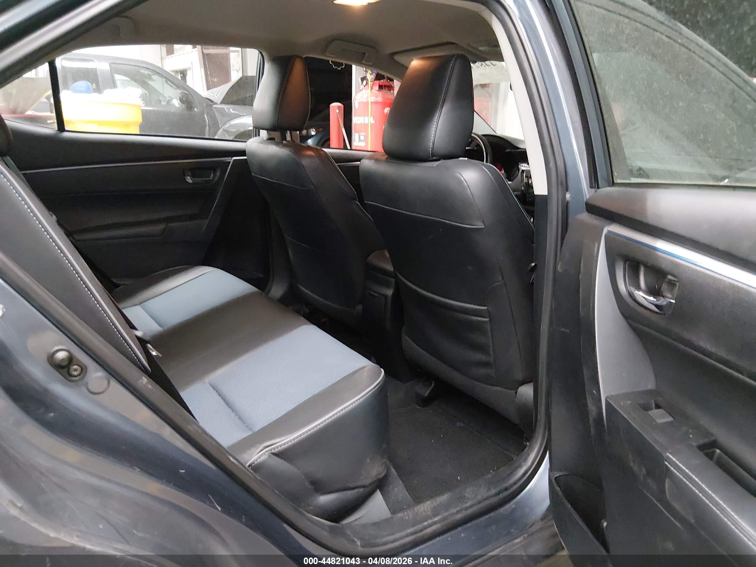 TOYOTA COROLLA image 8