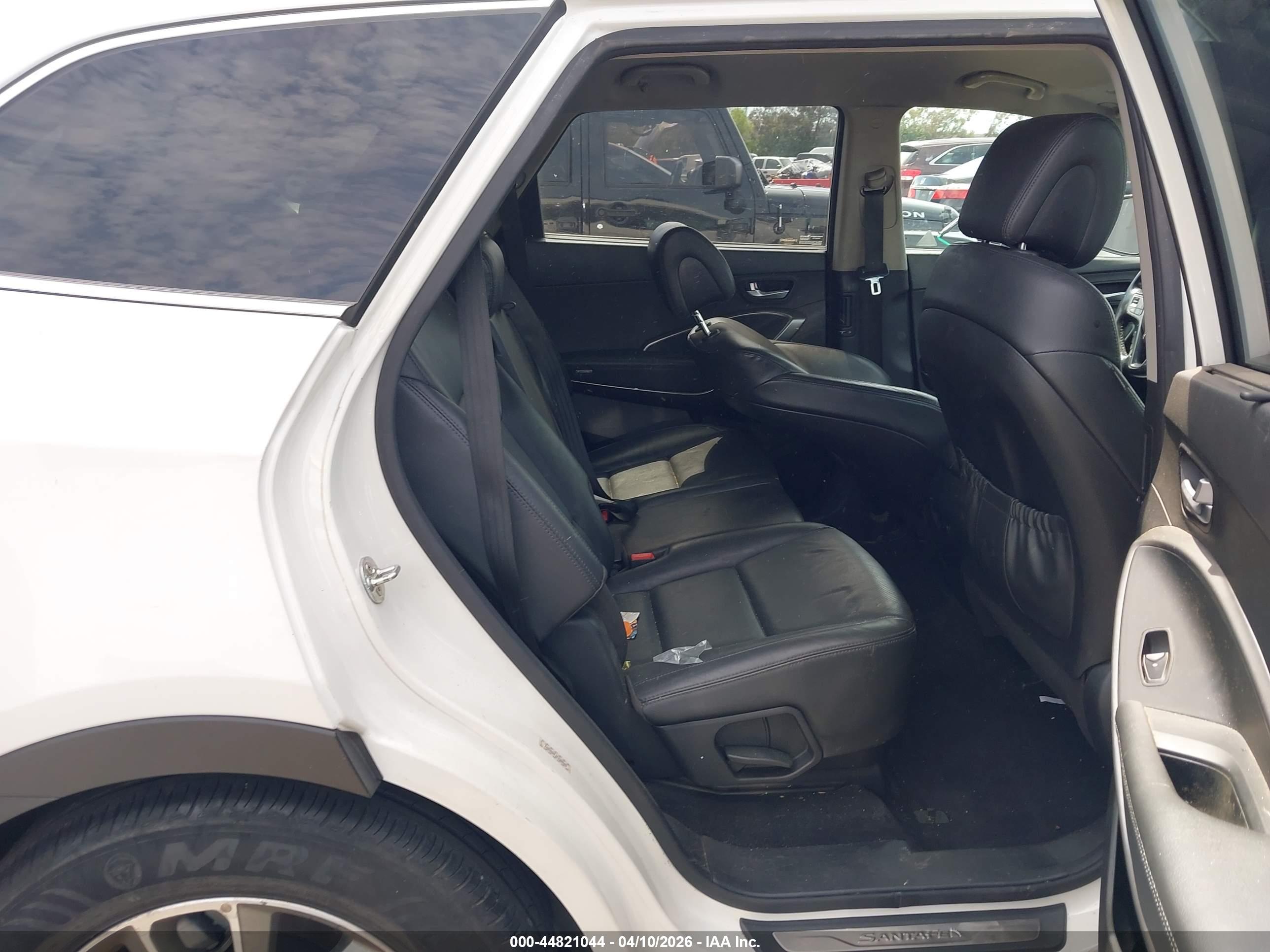 HYUNDAI SANTA image 8