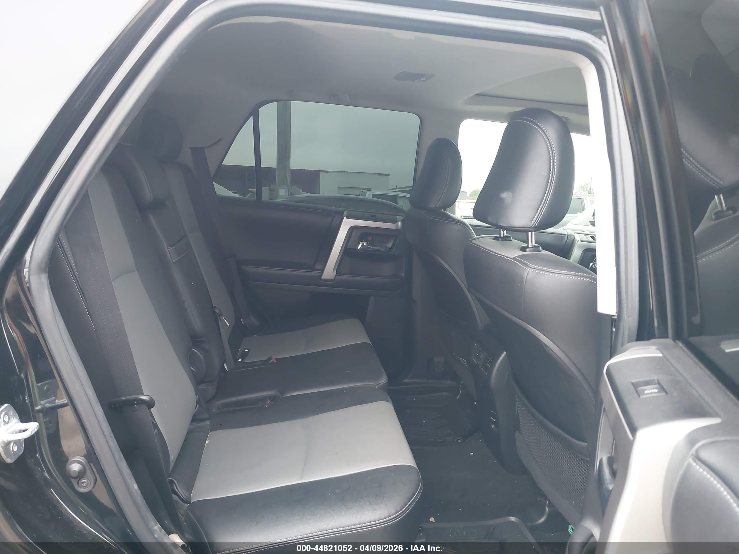 TOYOTA 4RUNNER image 8