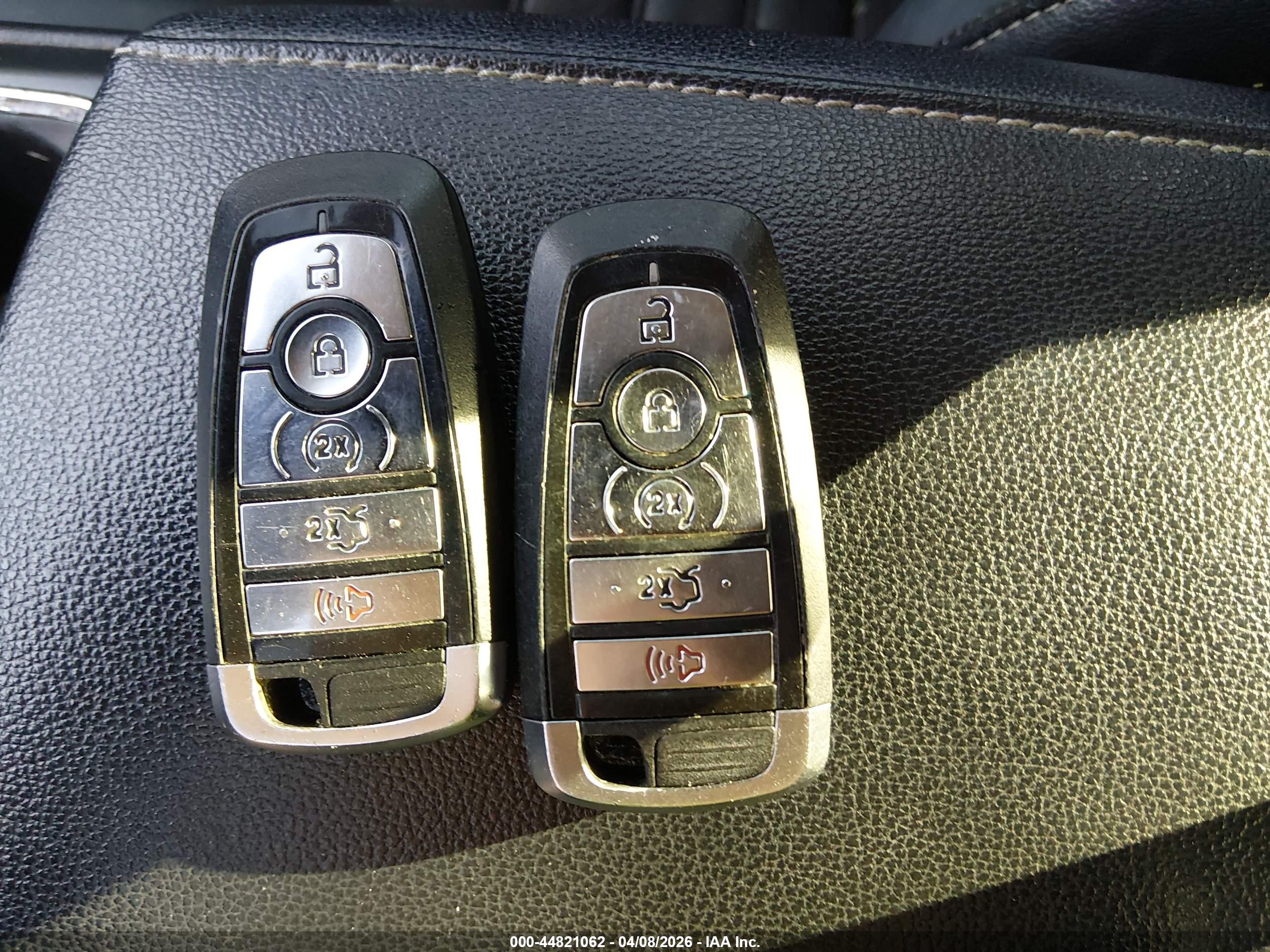 FORD FUSION image 11