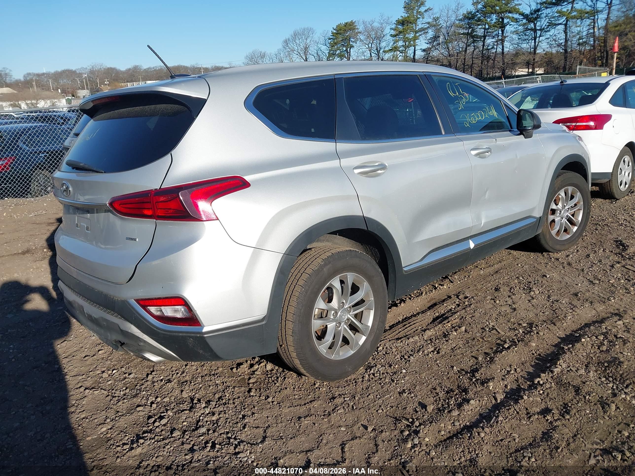 HYUNDAI SANTA image 4