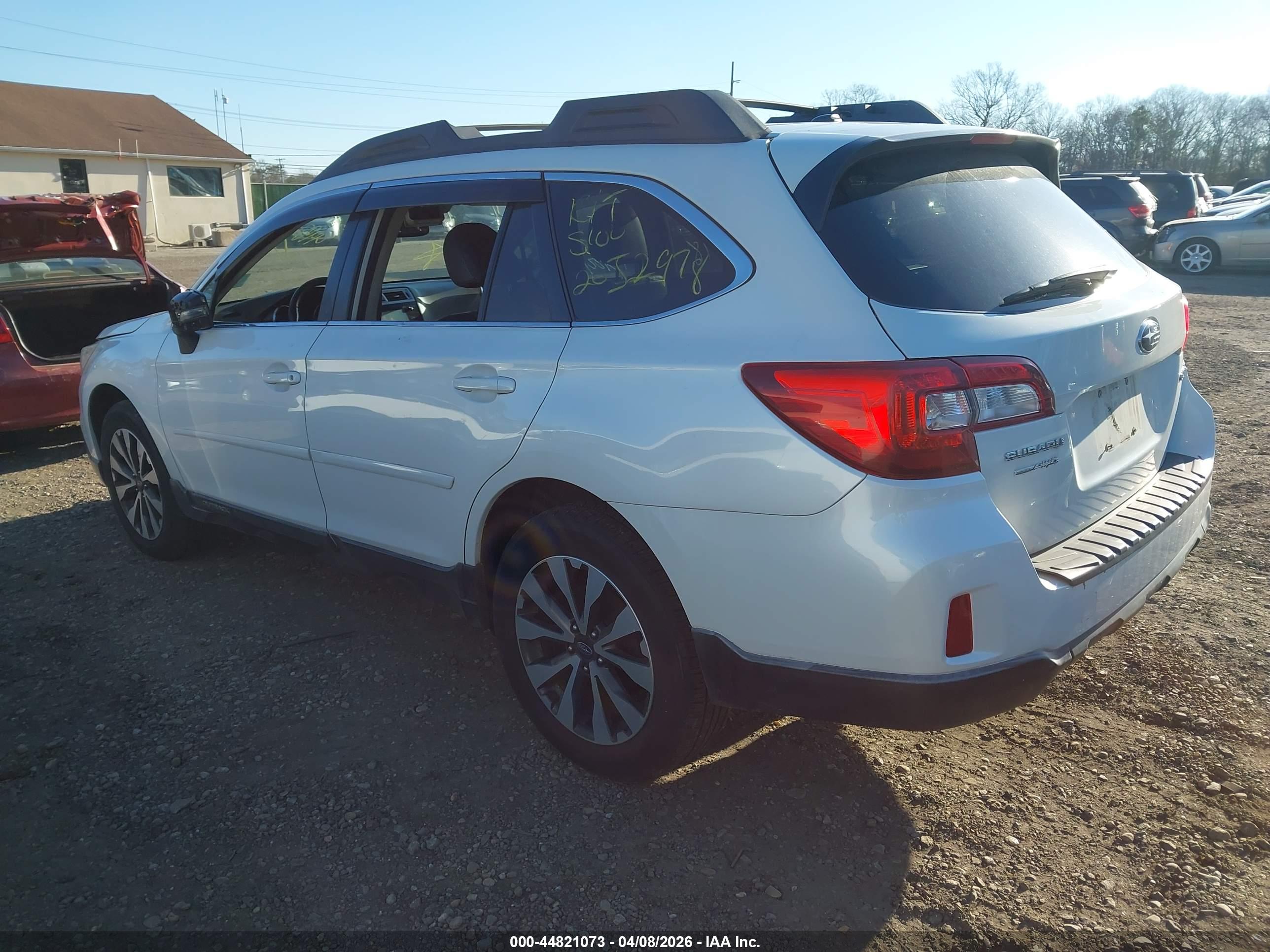 SUBARU OUTBACK image 3