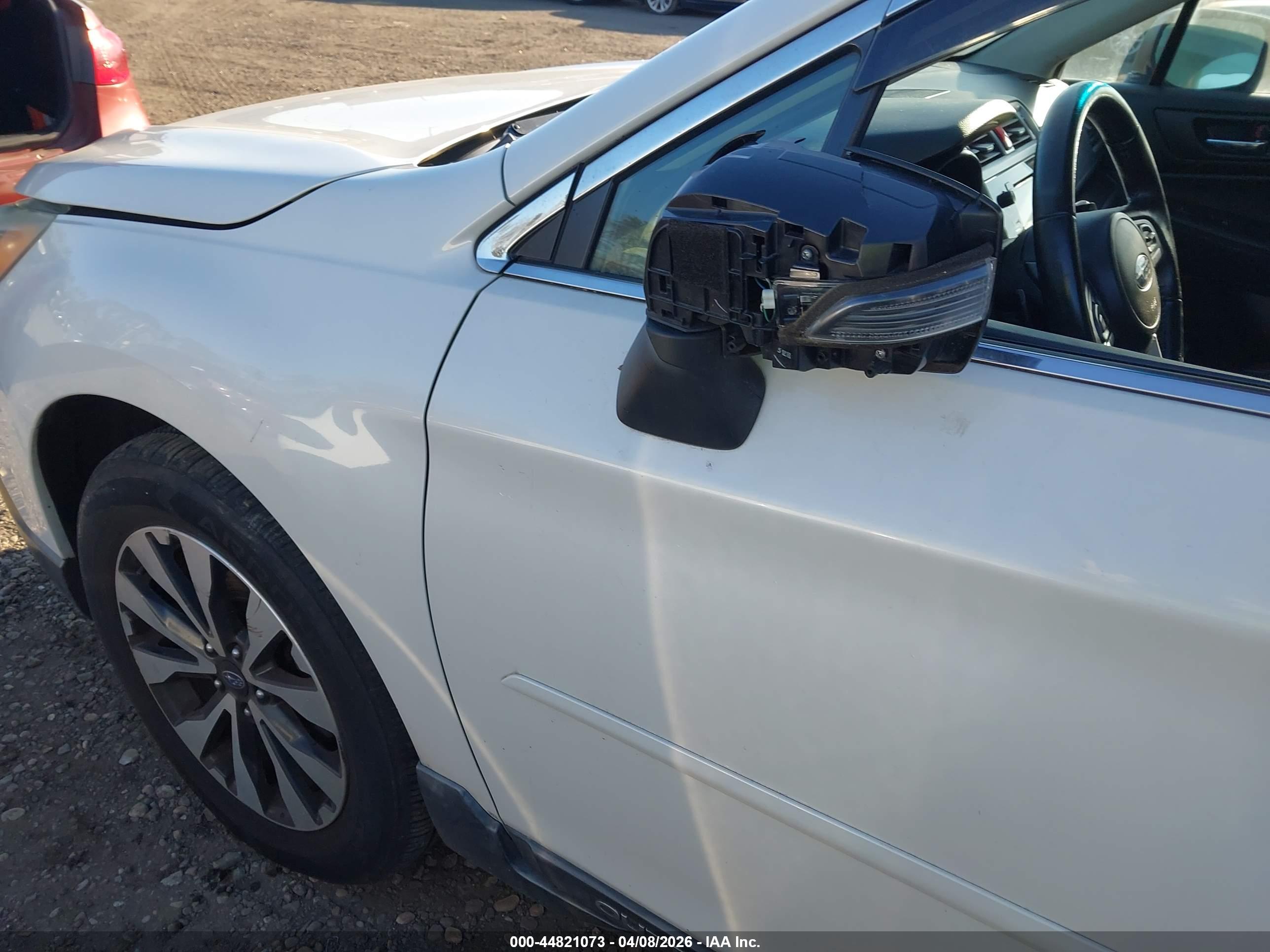 SUBARU OUTBACK image 6