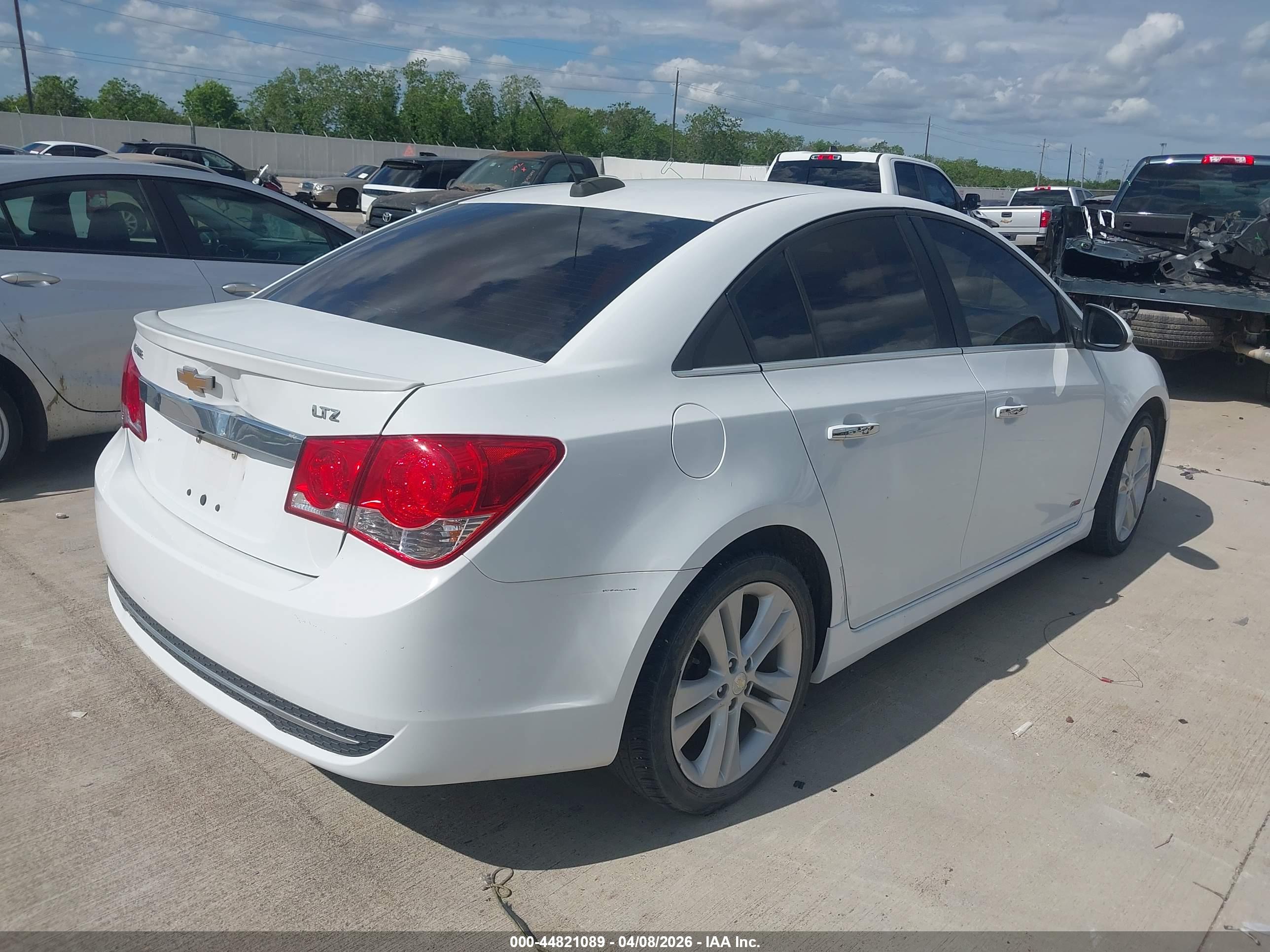 CHEVROLET CRUZE image 4