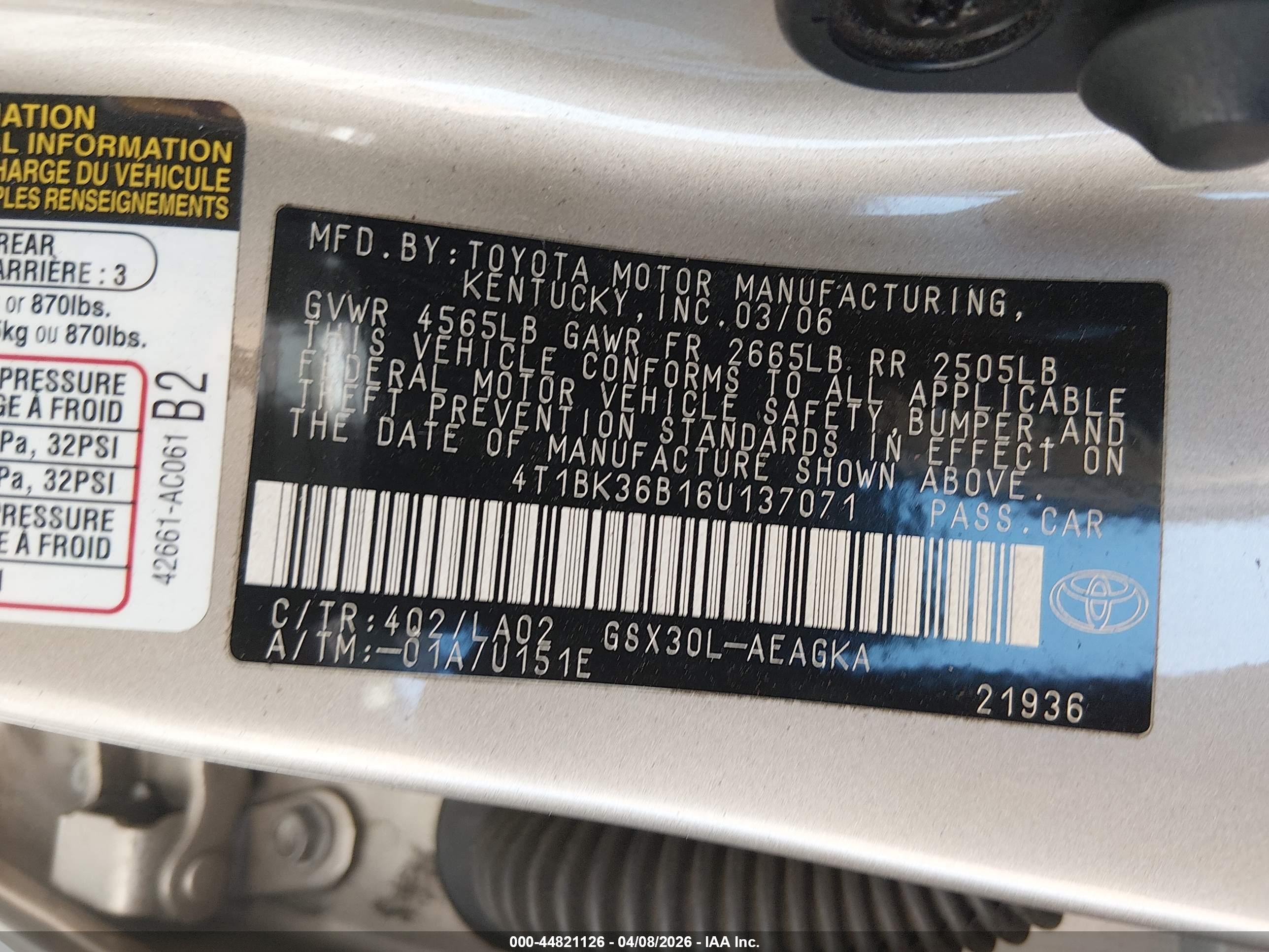TOYOTA AVALON image 9
