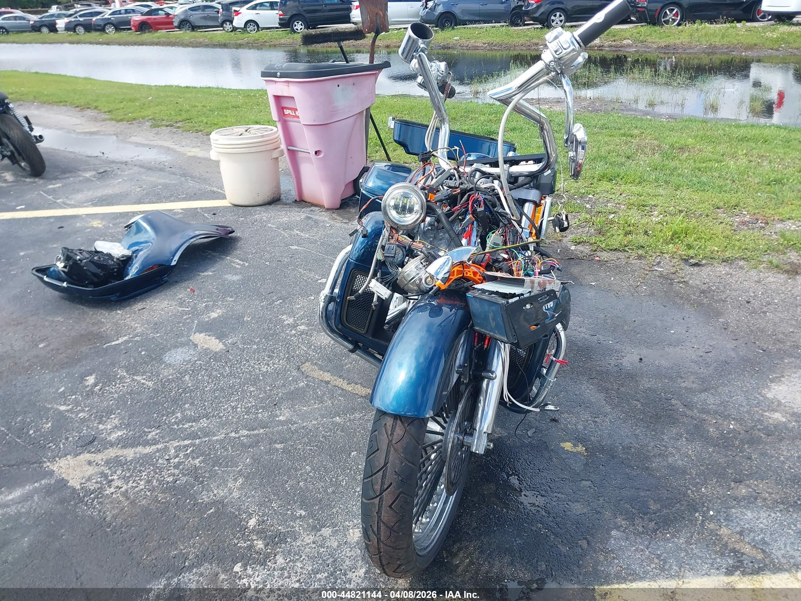 HARLEY-DAVIDSON FLHTCI image 5