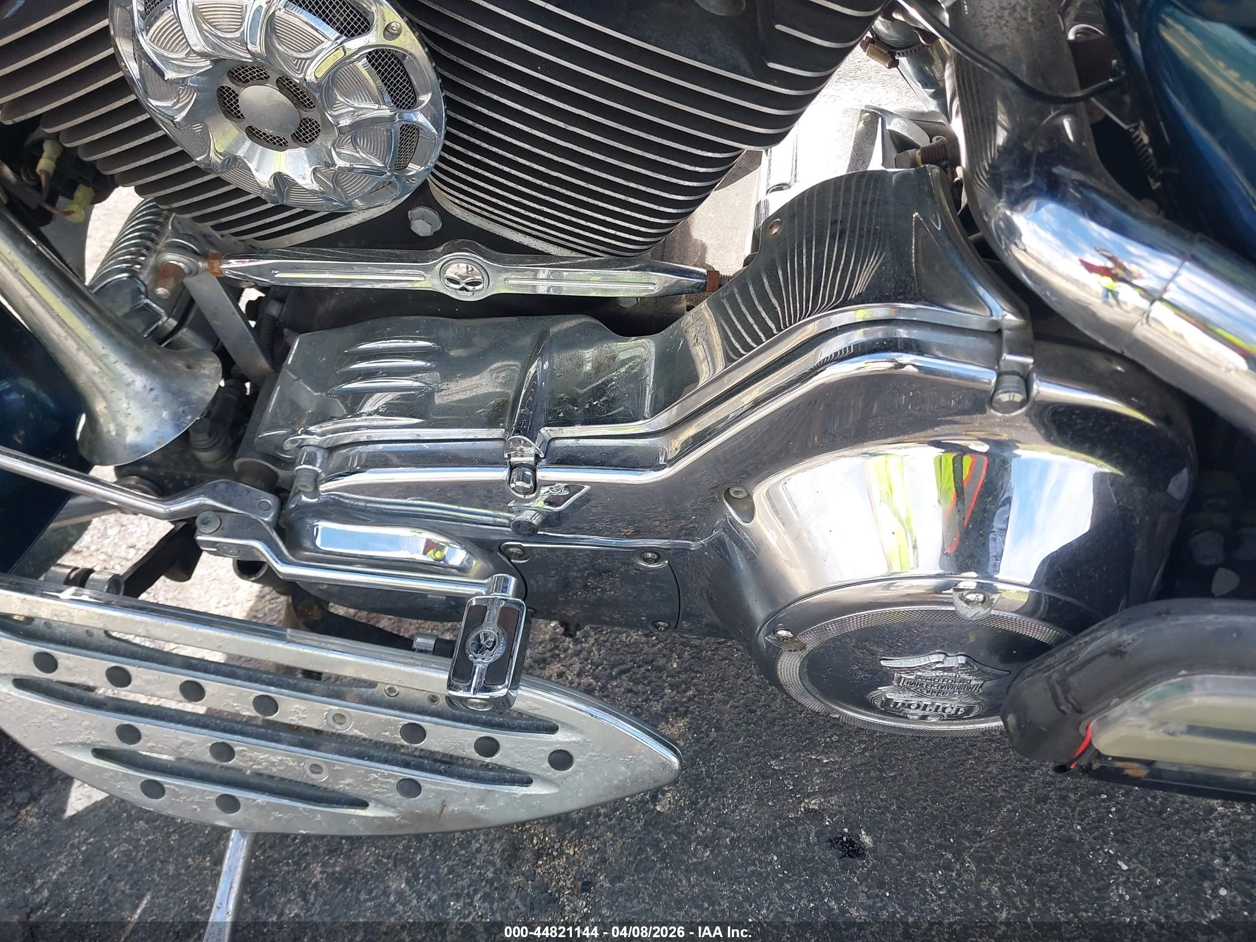 HARLEY-DAVIDSON FLHTCI image 9