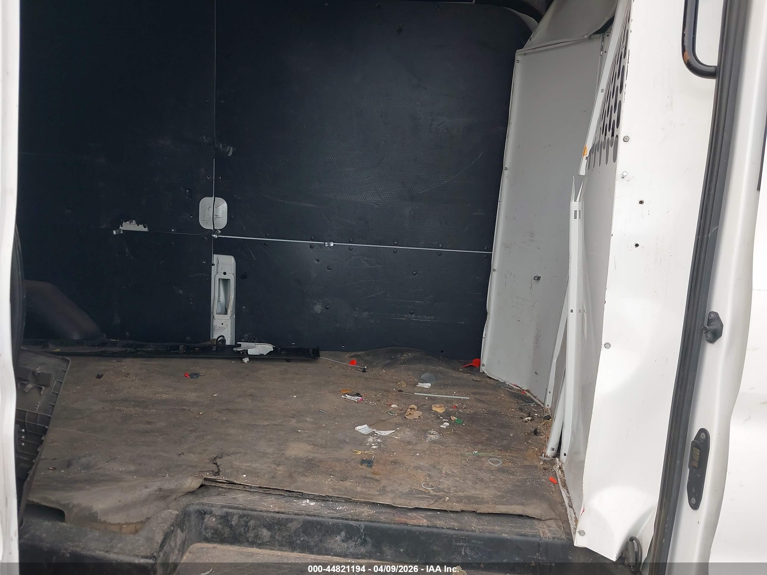 FORD TRANSIT-150 image 8