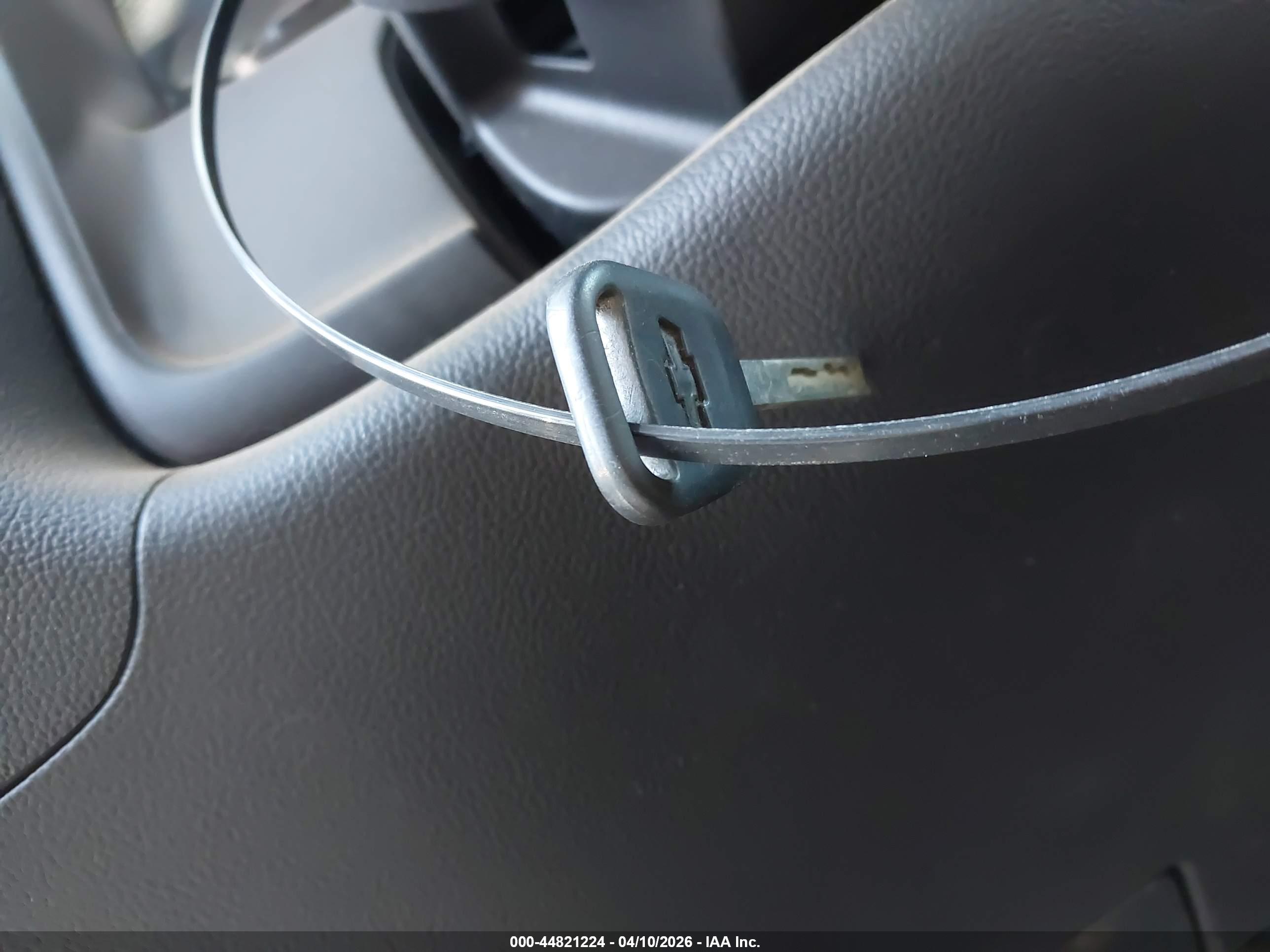 CHEVROLET SILVERADO image 11