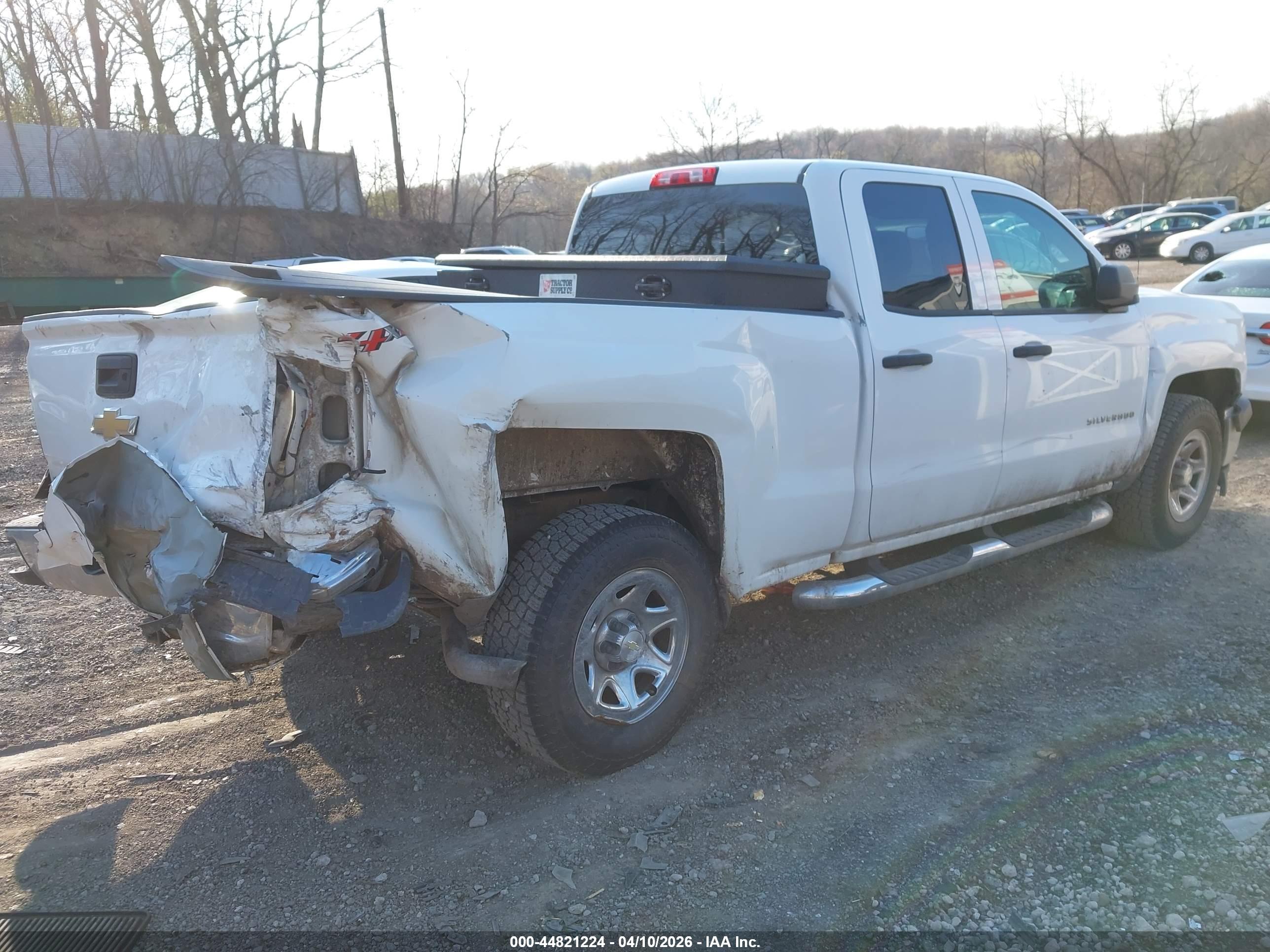 CHEVROLET SILVERADO image 4
