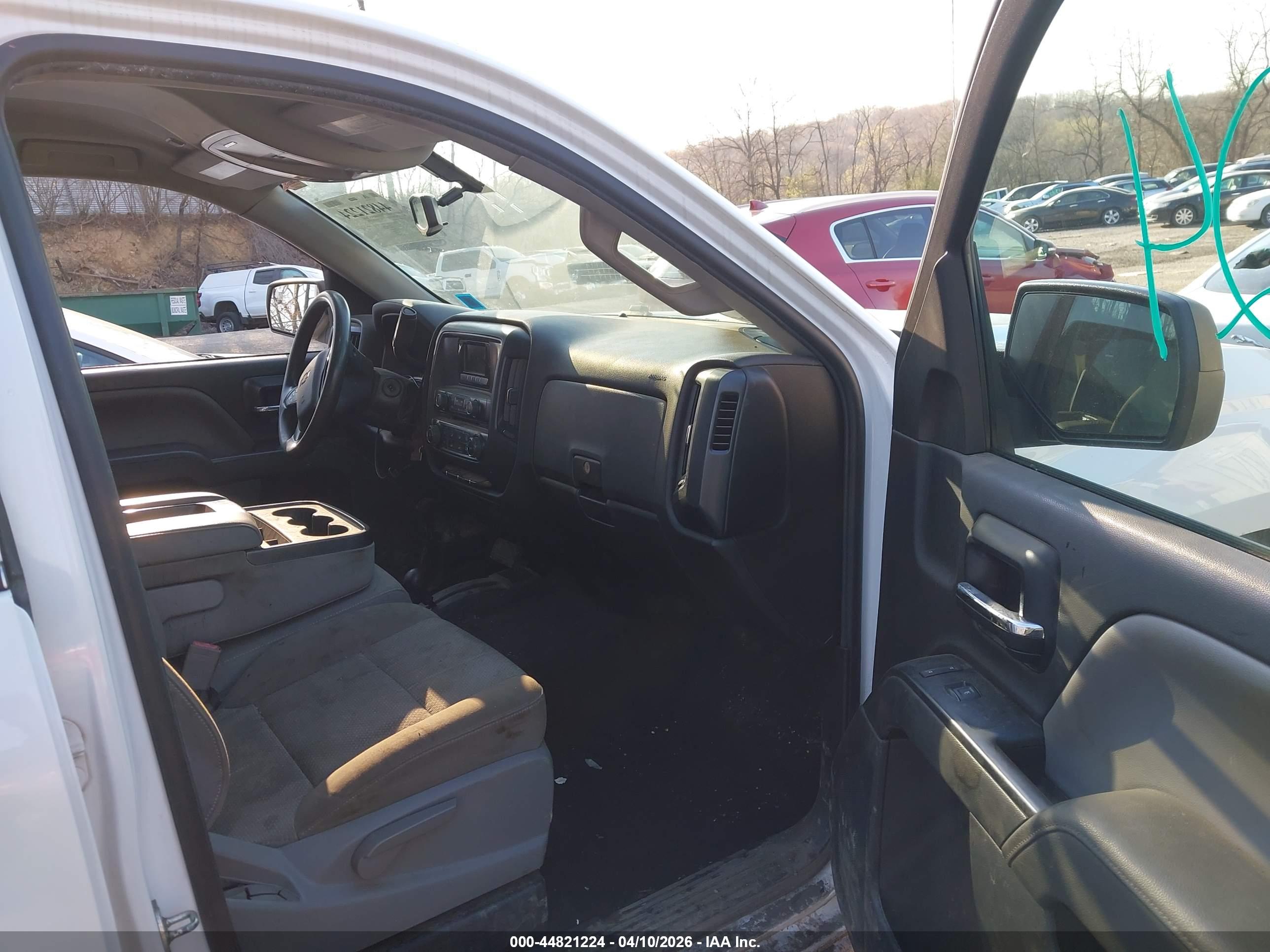 CHEVROLET SILVERADO image 5