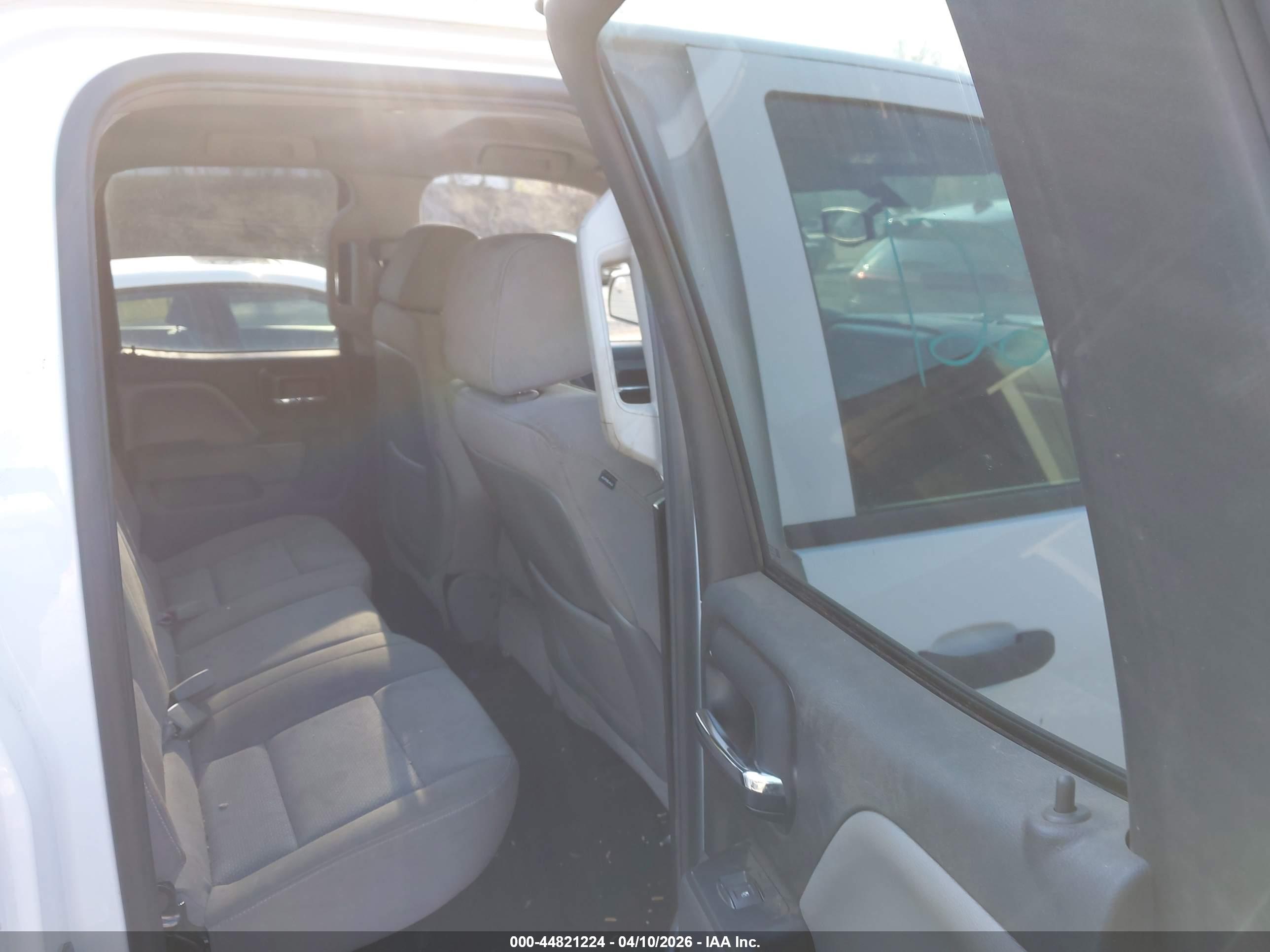 CHEVROLET SILVERADO image 8
