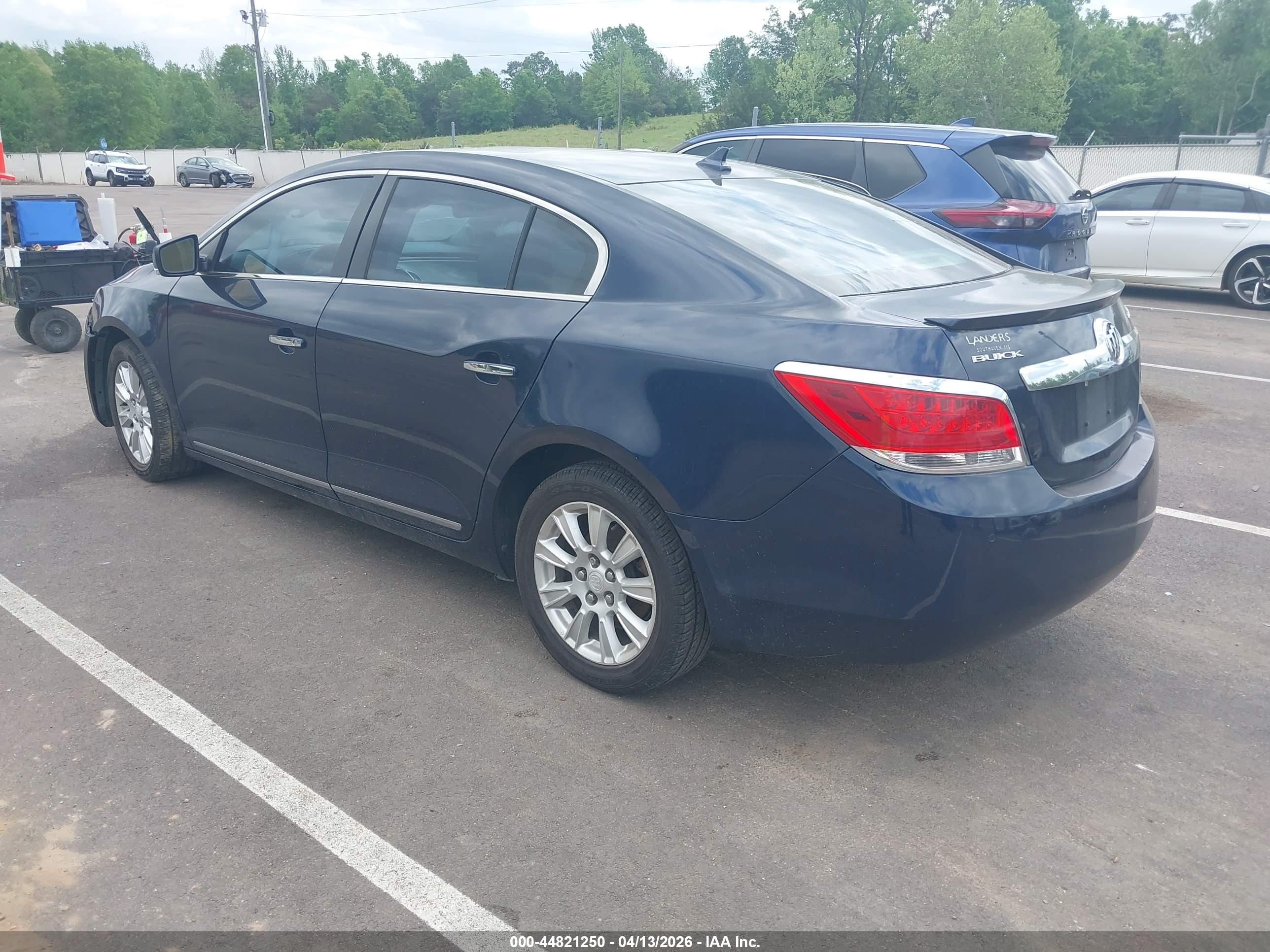 BUICK LACROSSE image 3