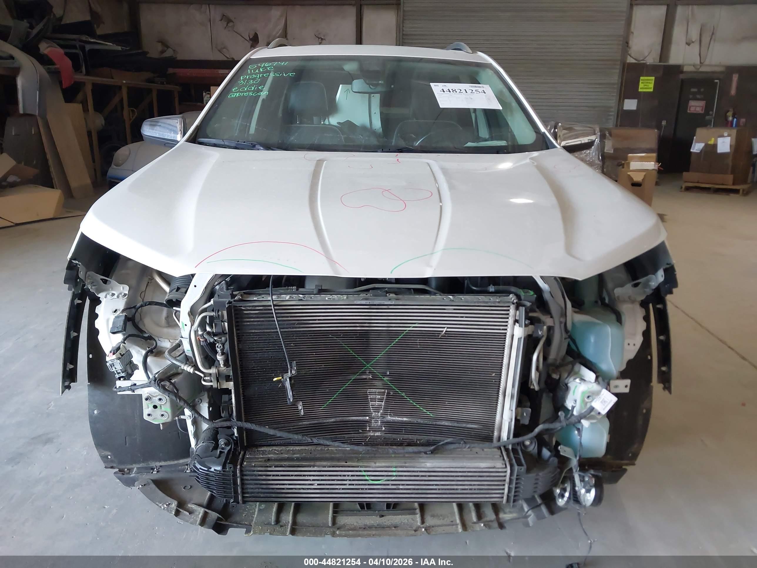 GMC TERRAIN image 6