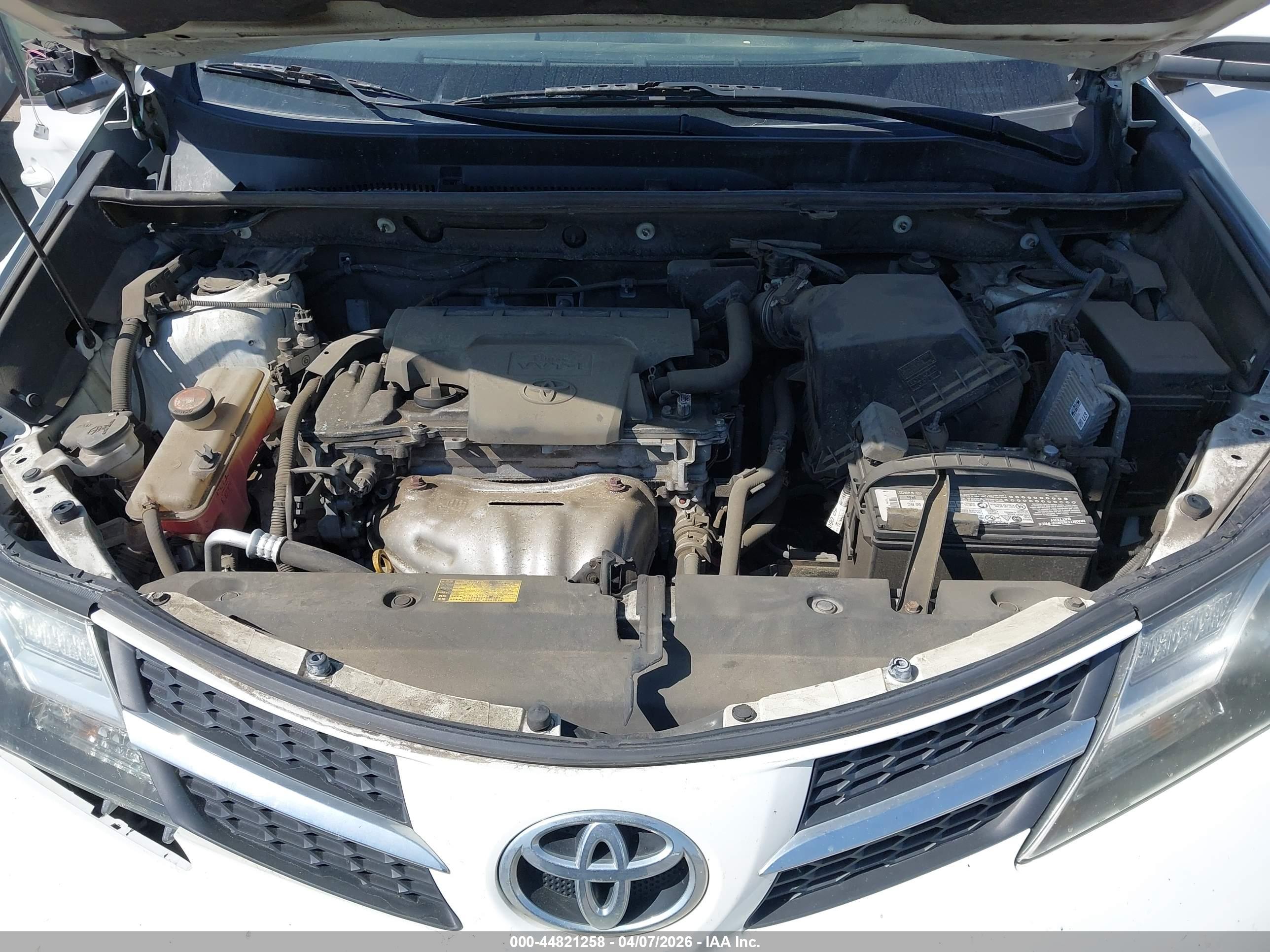 TOYOTA RAV4 image 10