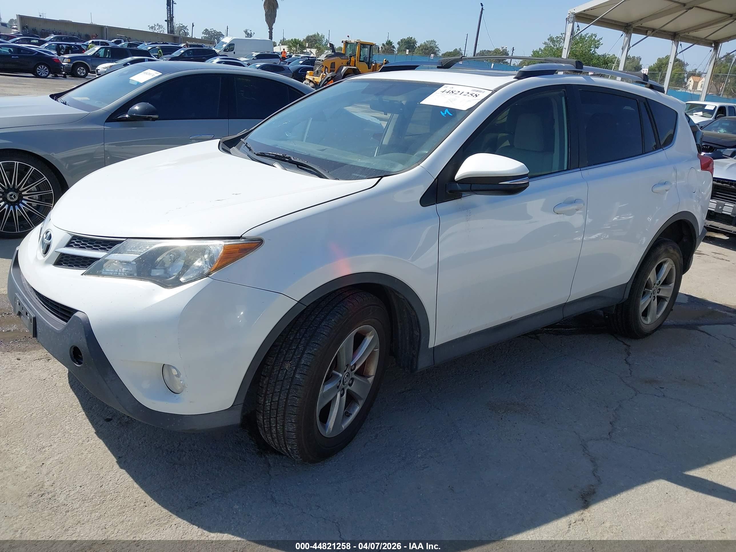 TOYOTA RAV4 image 2
