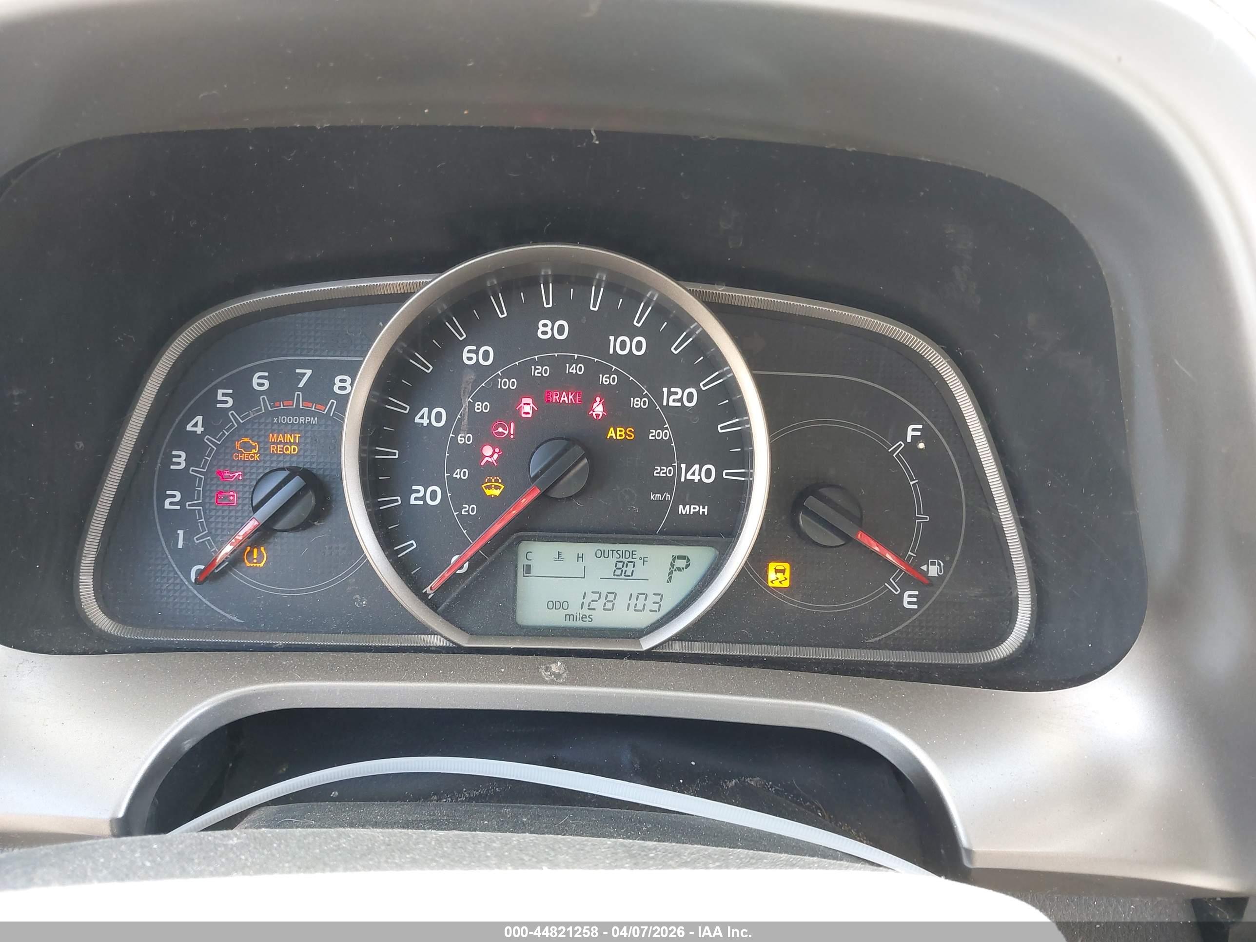 TOYOTA RAV4 image 7