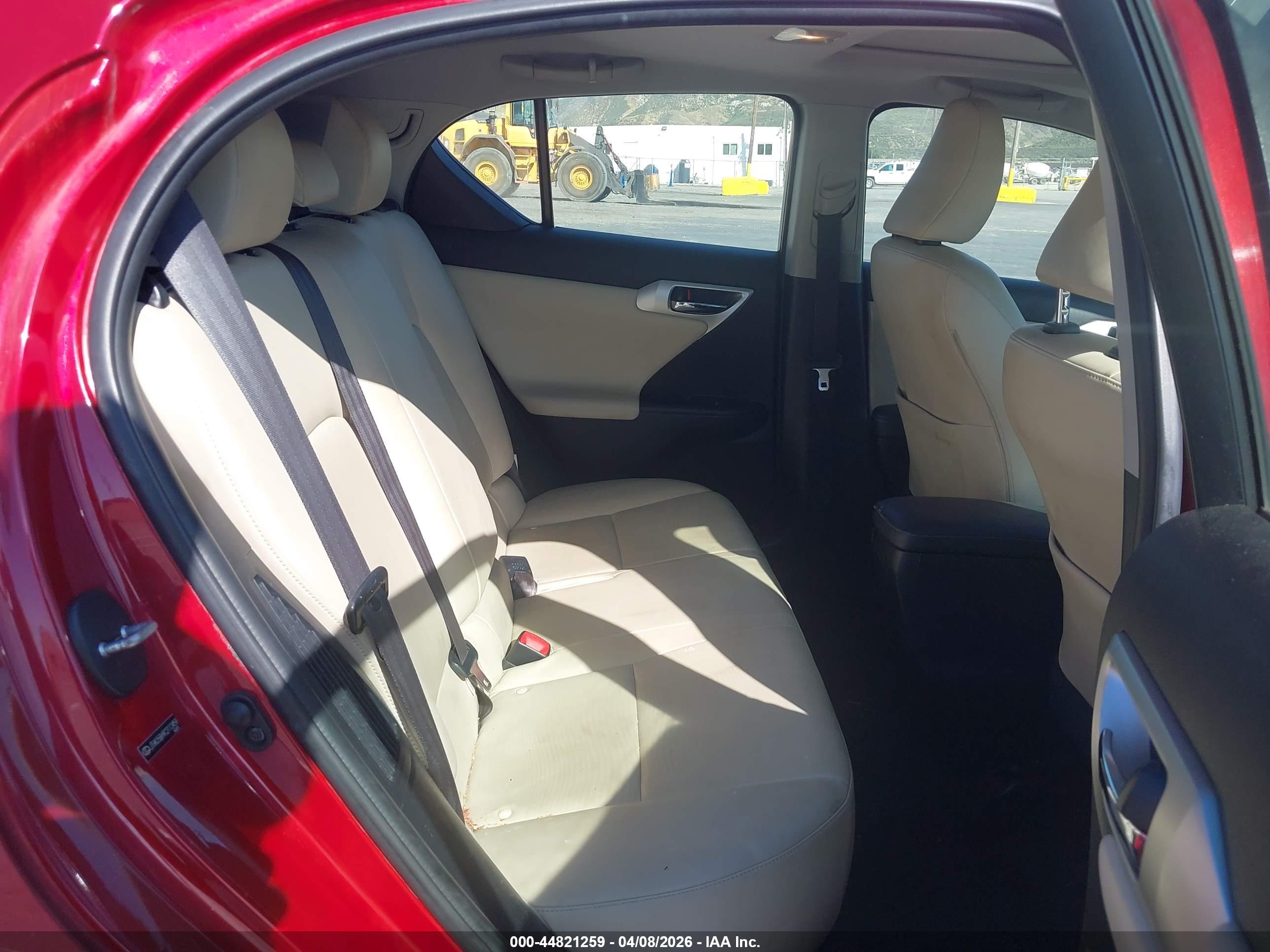 LEXUS CT image 8