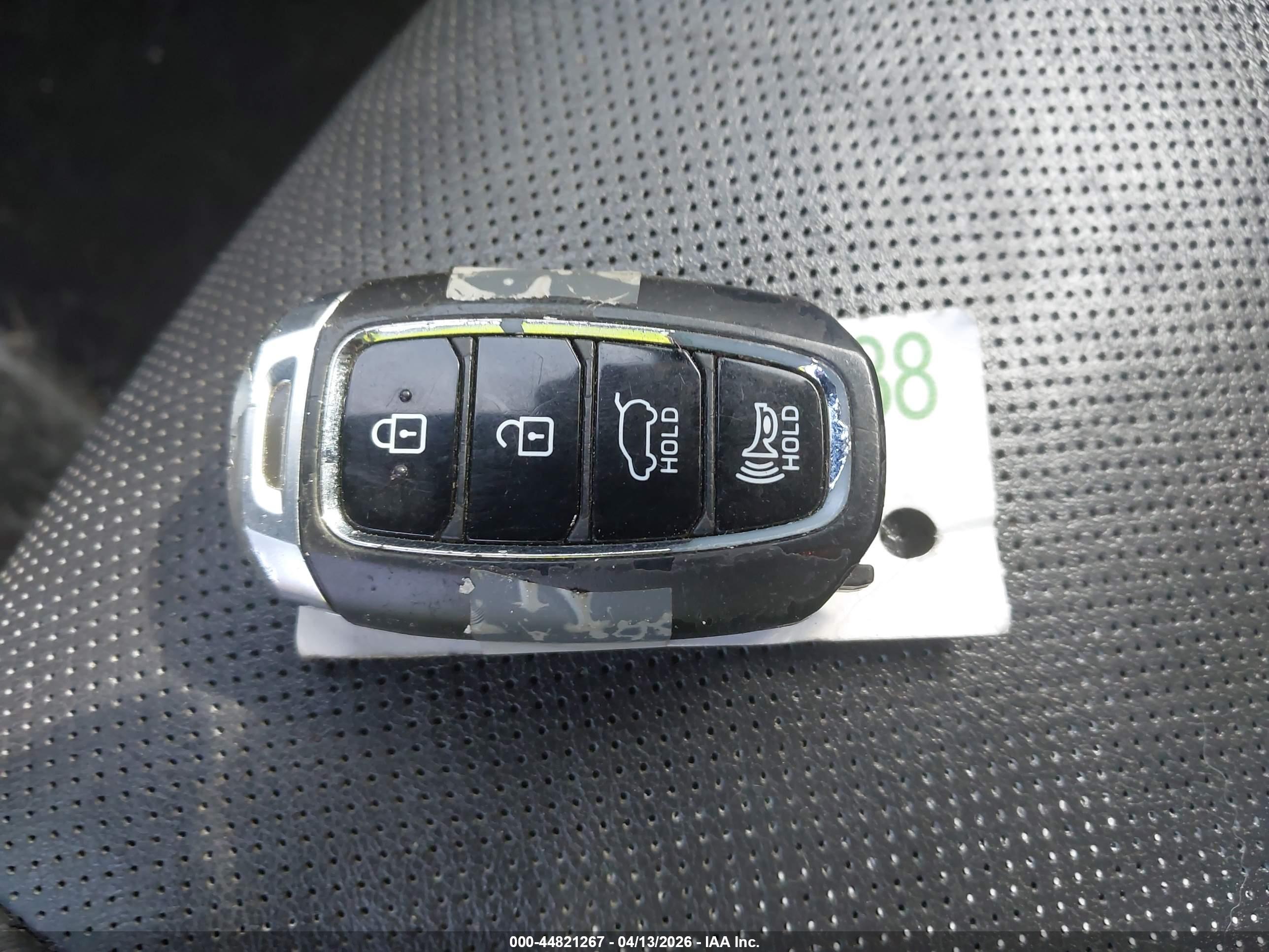 HYUNDAI KONA image 11