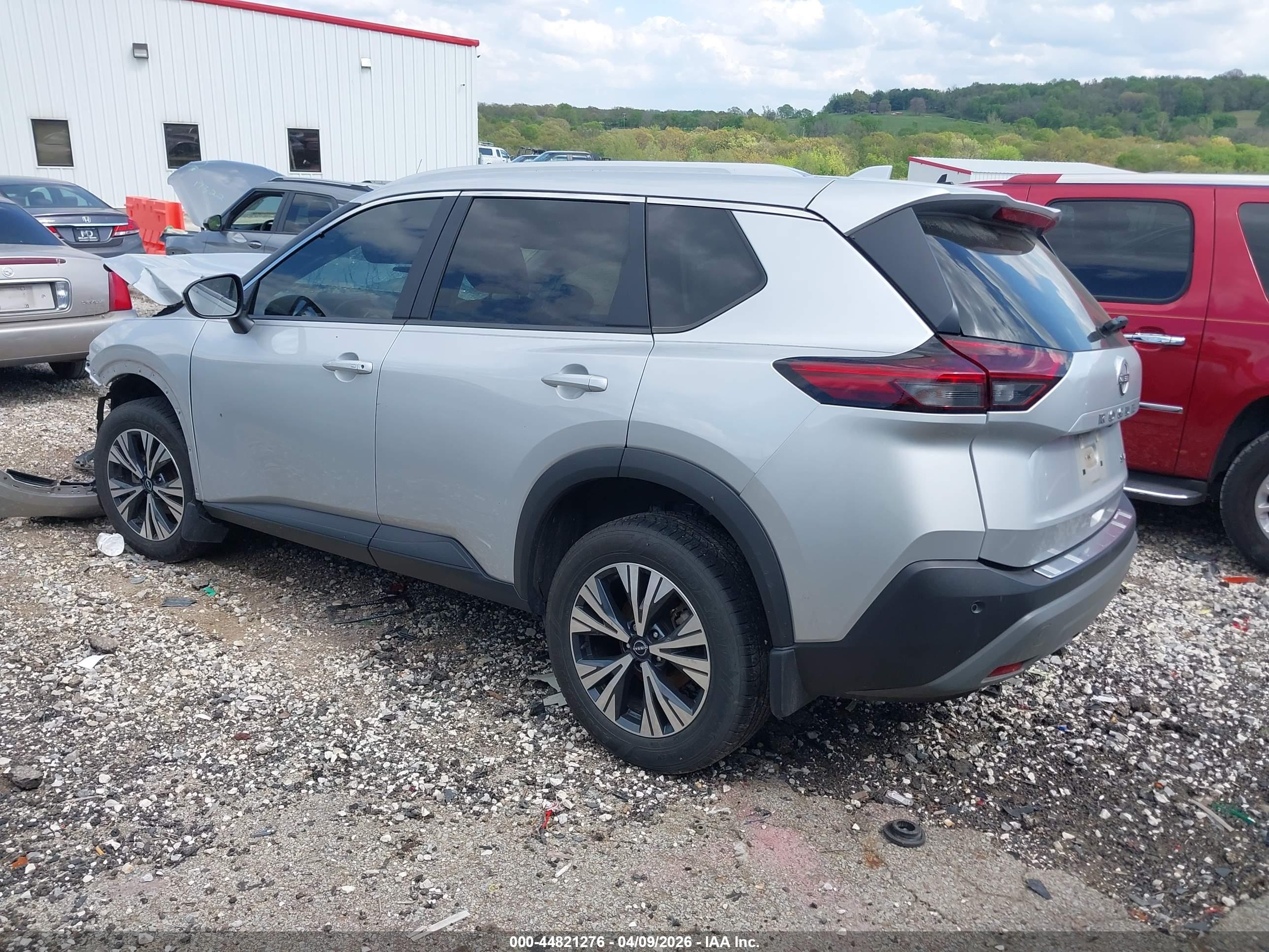 NISSAN ROGUE image 3