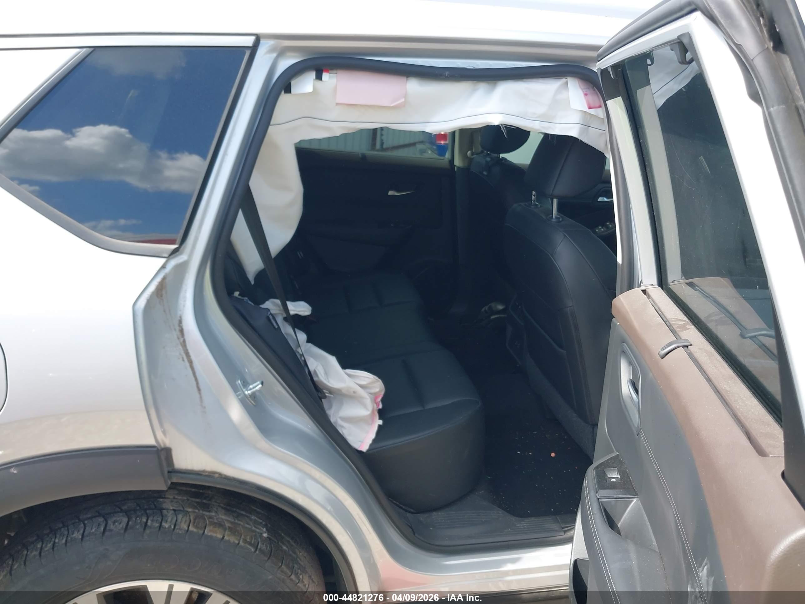 NISSAN ROGUE image 8