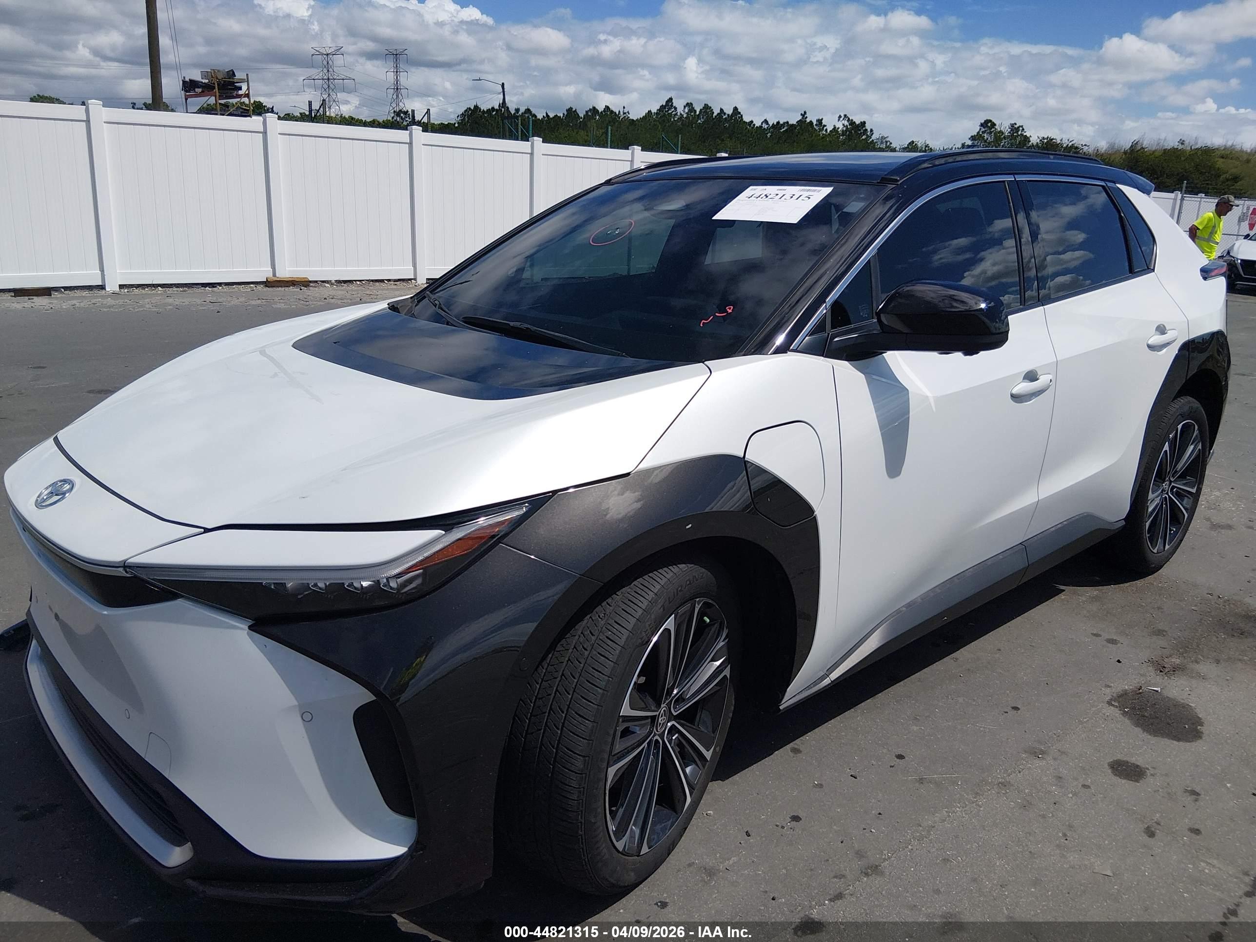 TOYOTA BZ4X image 2